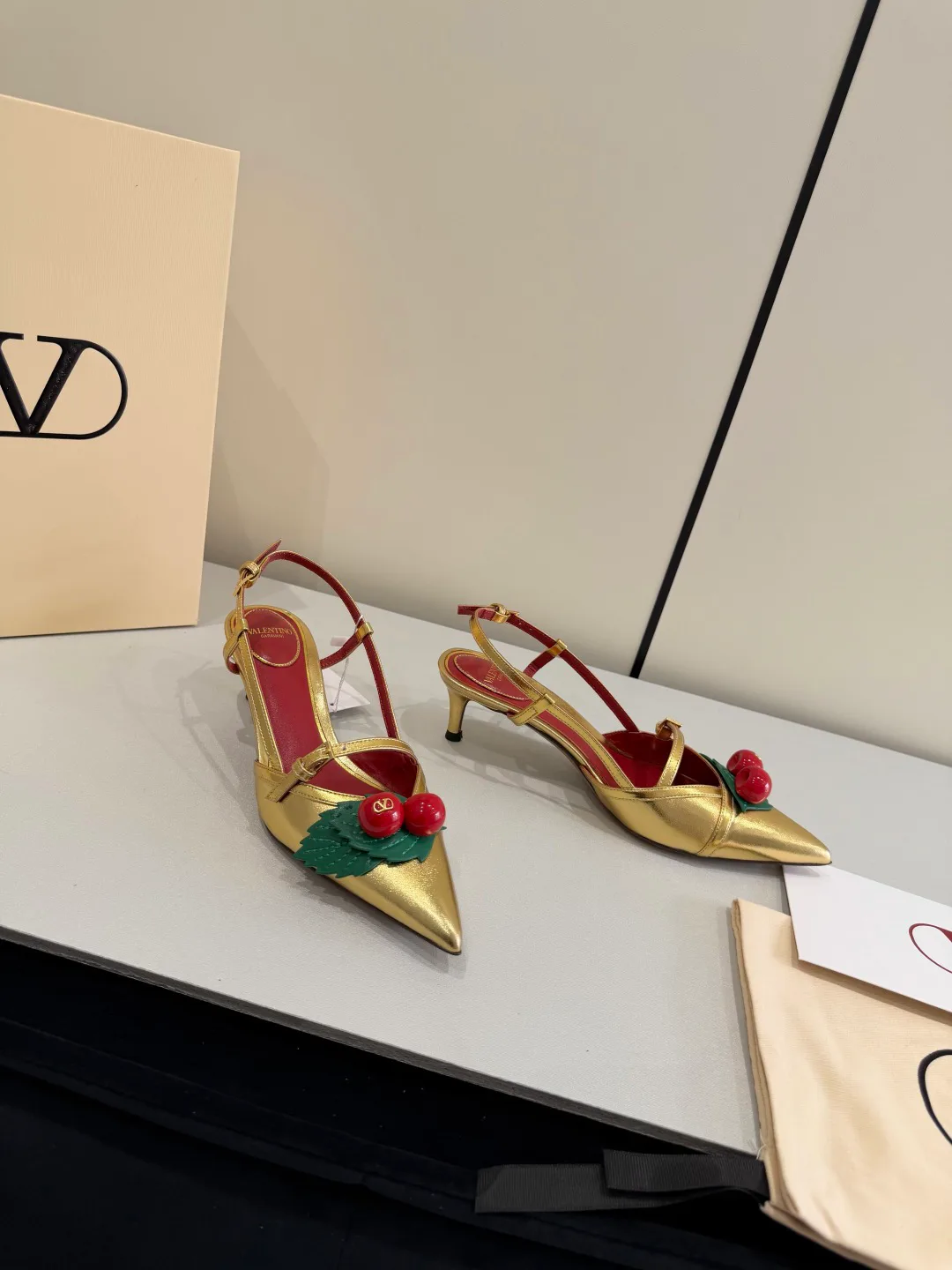 Босоножки Женские Valentino 11608865