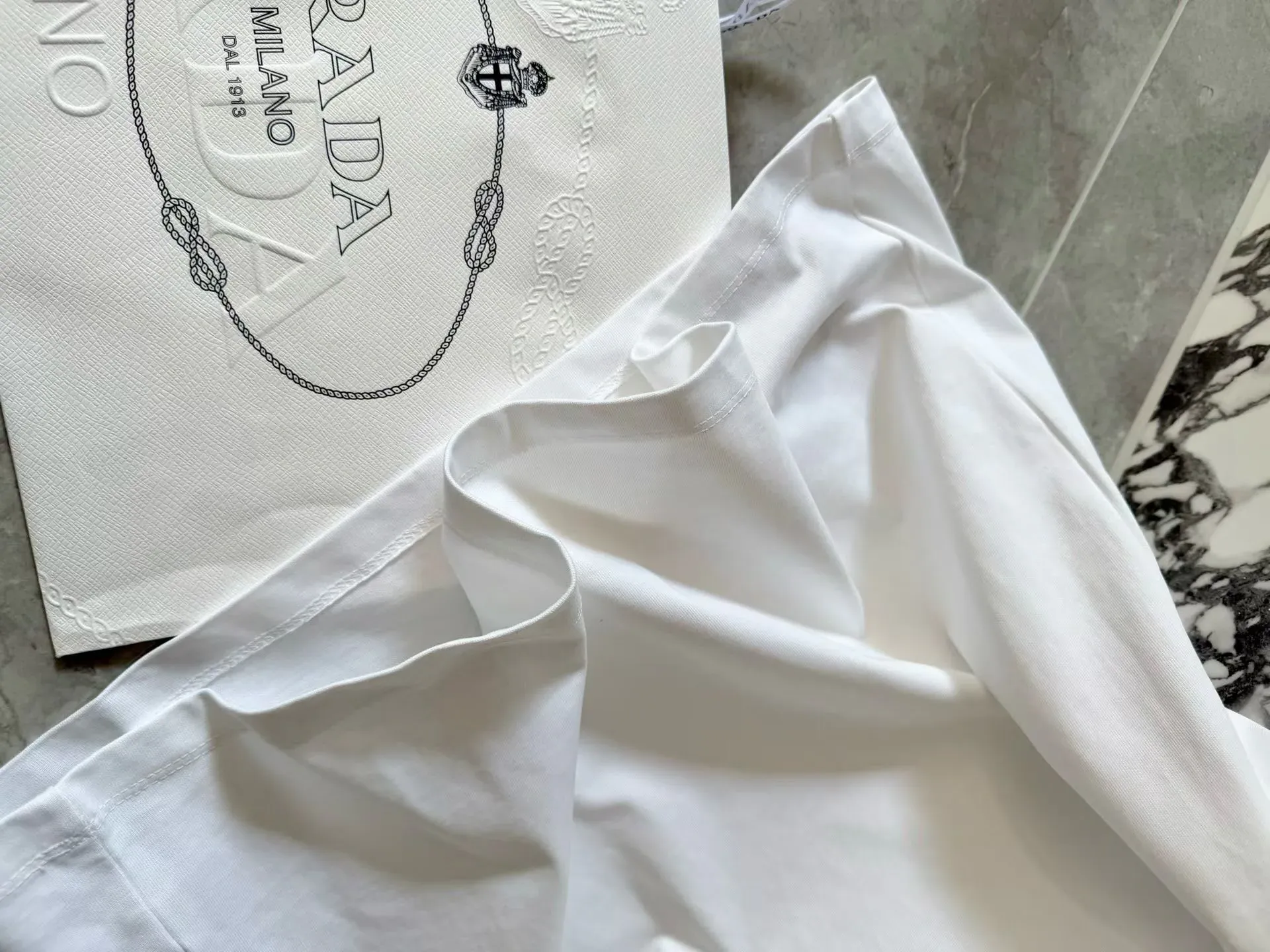 Футболки Женские Prada 5011345
