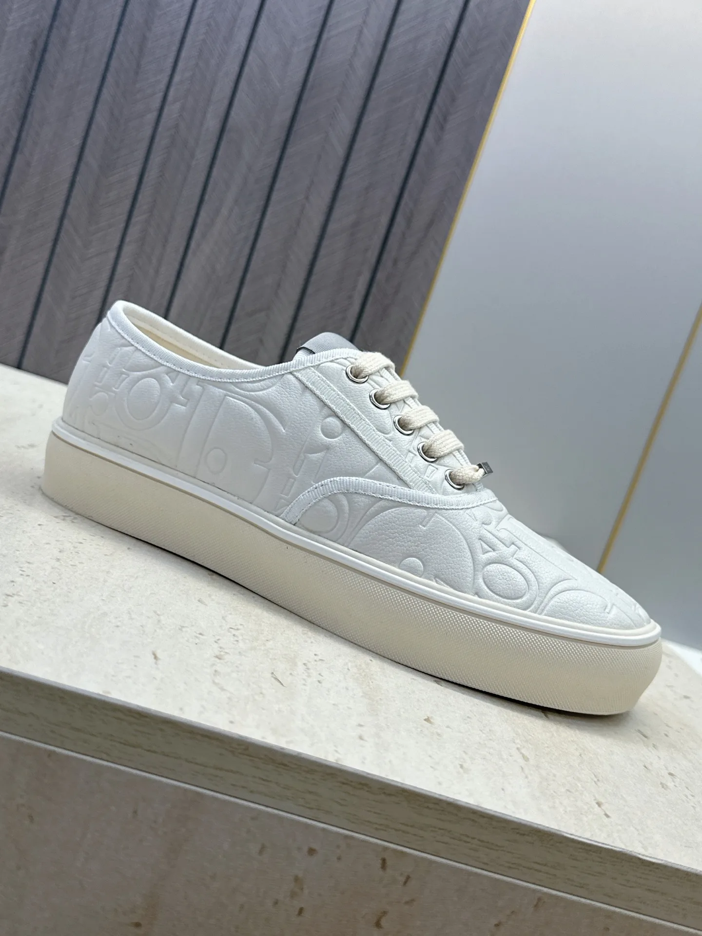 Кроссовки Женские Christian Dior 18132780