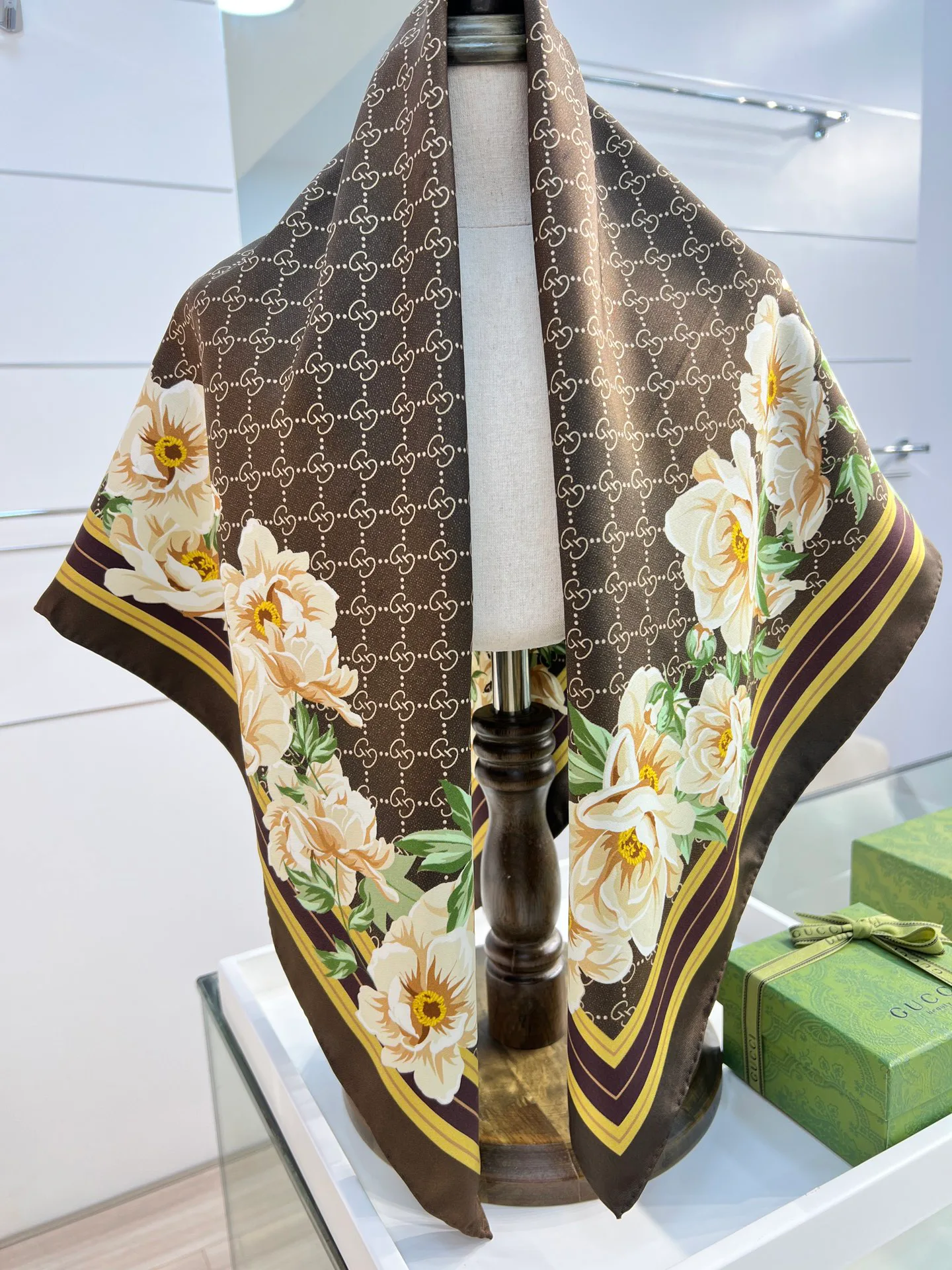 Шарфы Gucci 1020601