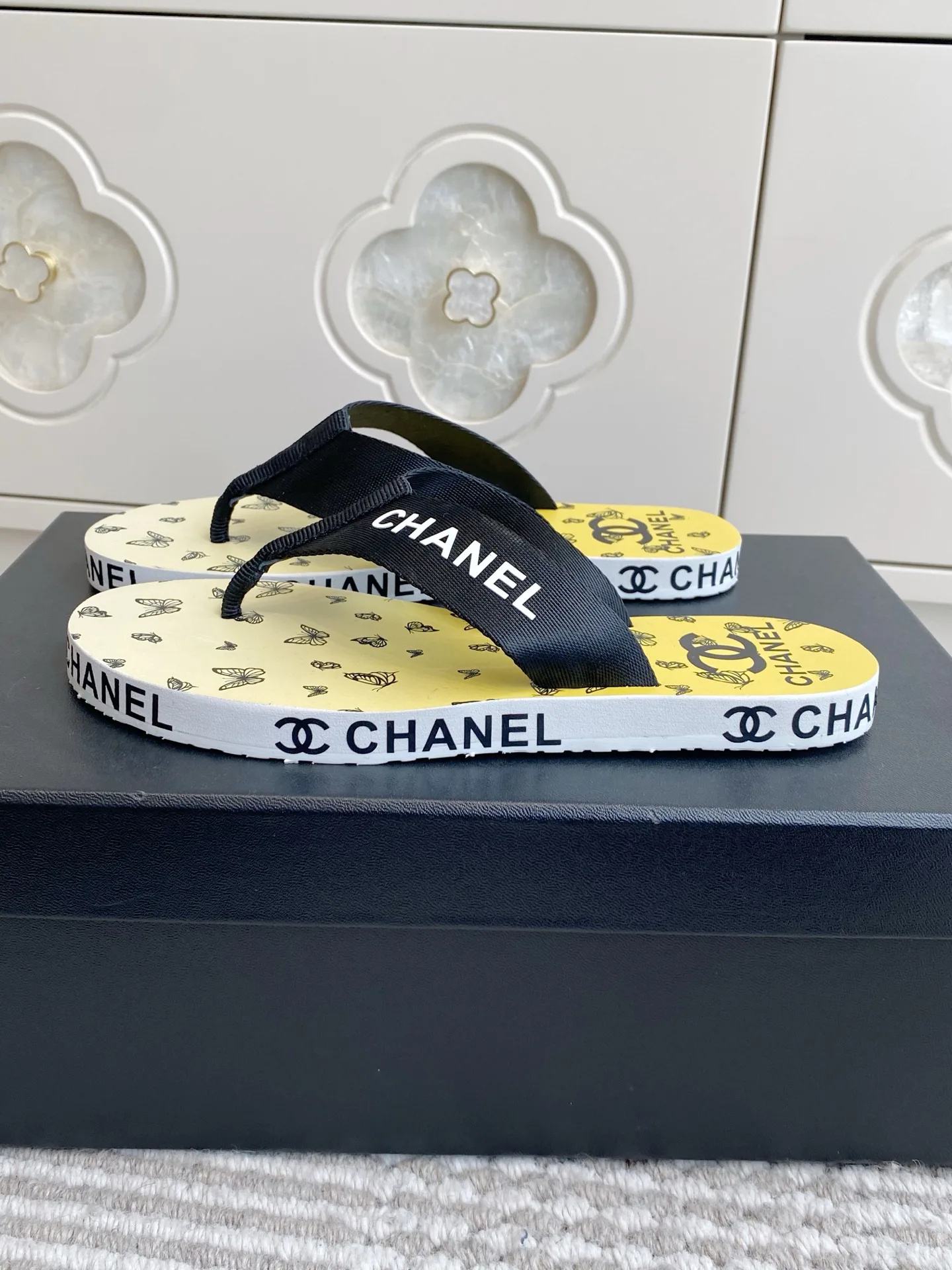 Шлепанцы Женские Chanel 11909733