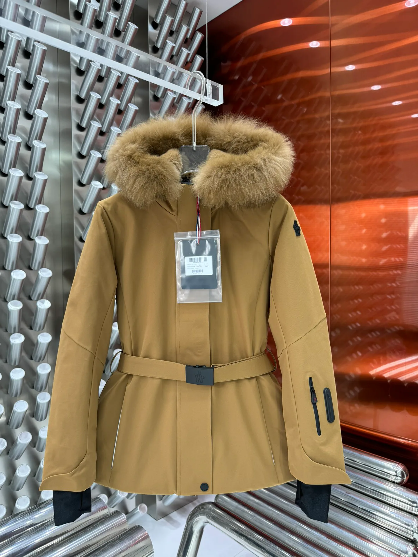 Куртки И Пуховики Женские Moncler 19648664