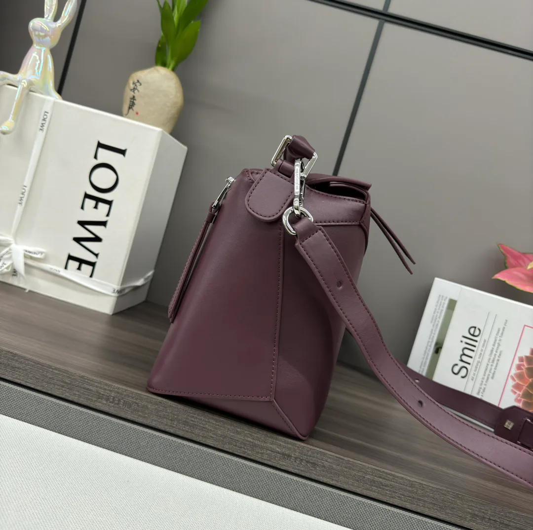 Классические Сумки Женские Loewe 18030362