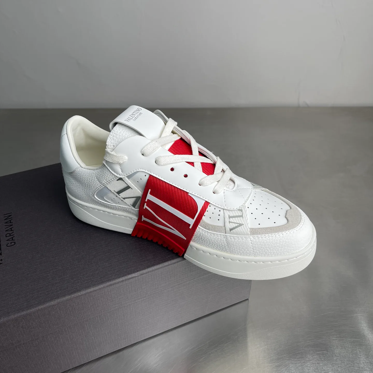 Кроссовки Женские Valentino 18637673