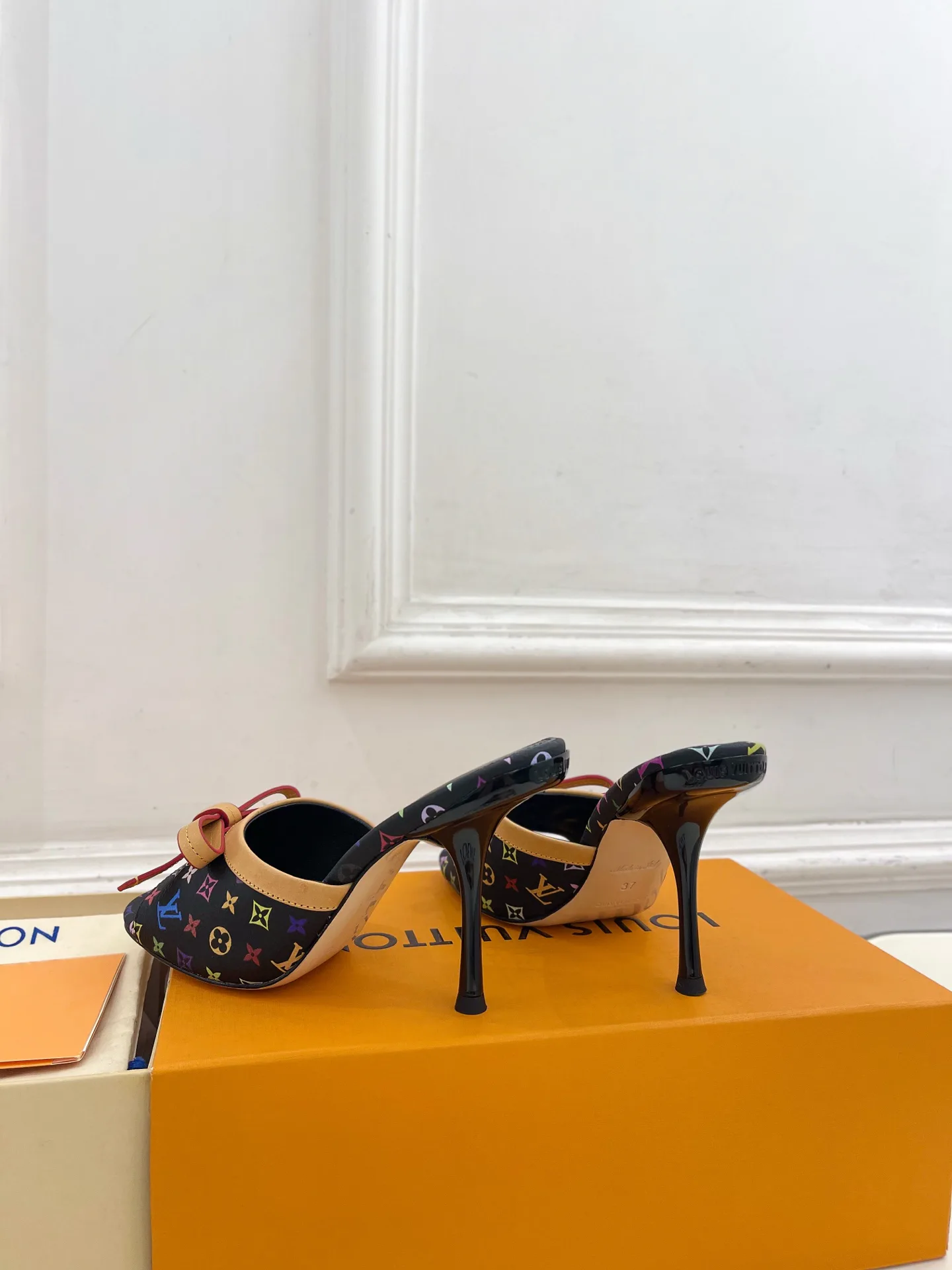 Сандалии Женские Louis Vuitton 11372190