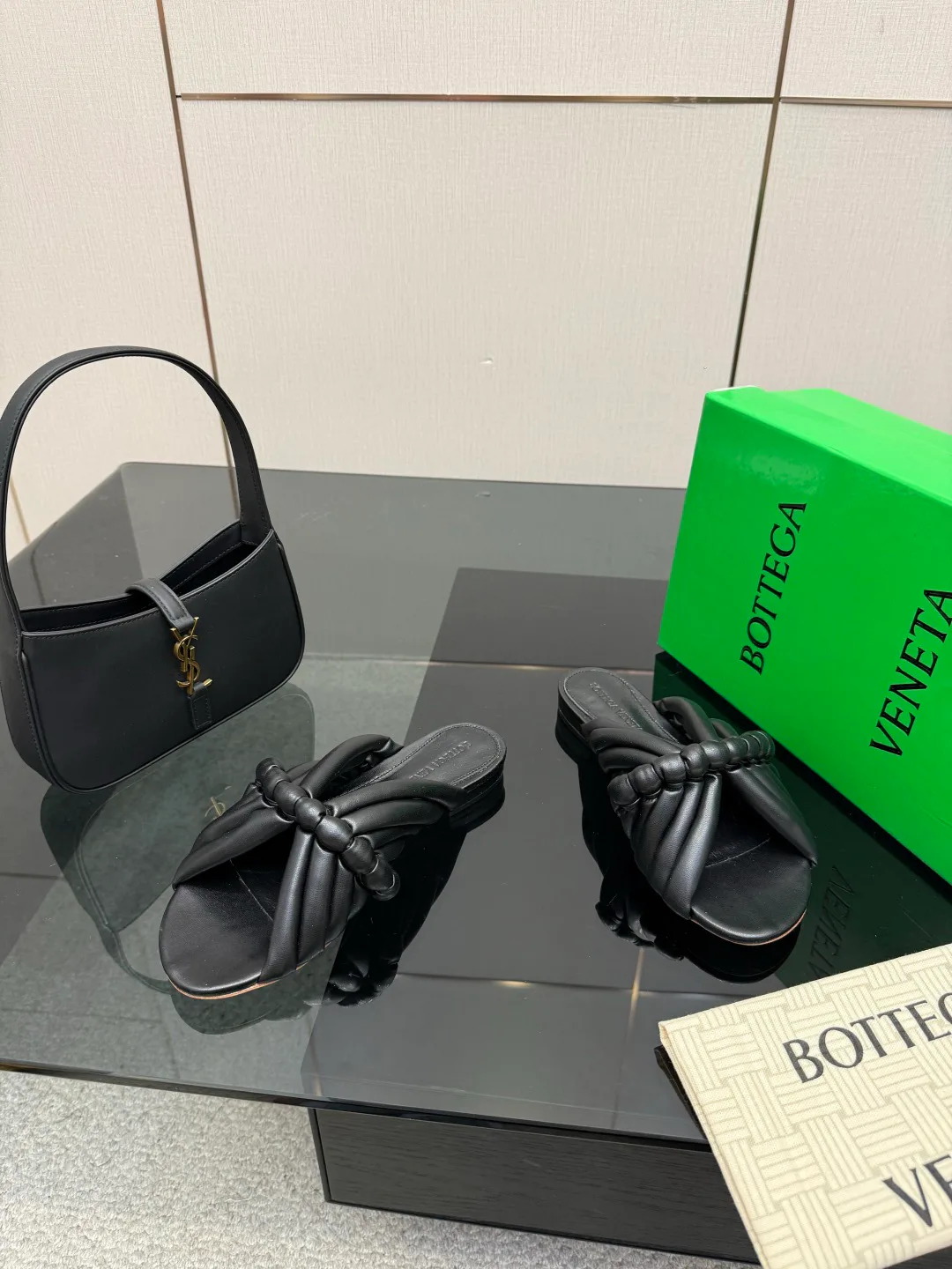 Шлепанцы Женские Bottega Veneta 9632682