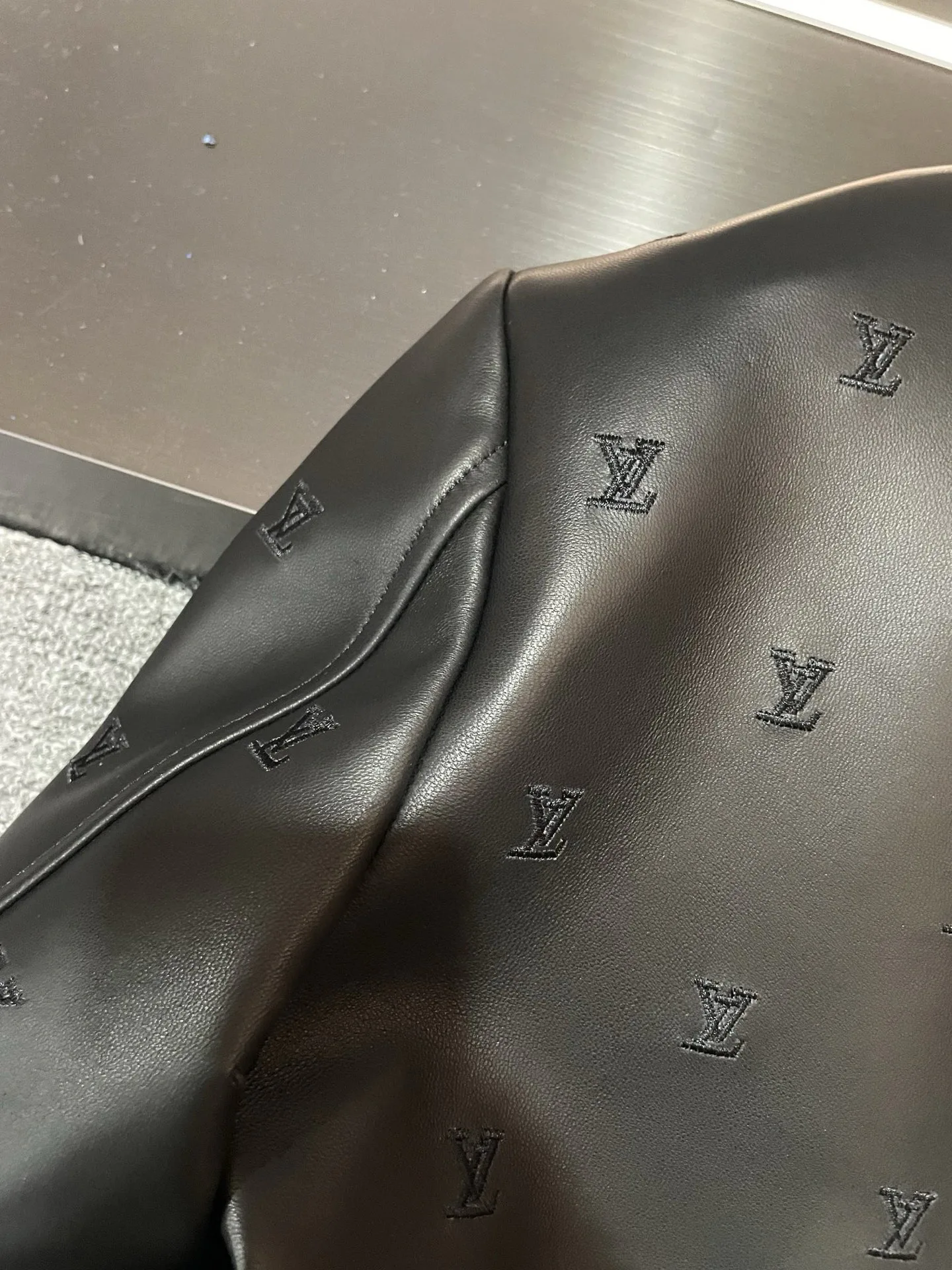 Кожаные Куртки И Дублёнки Женские Louis Vuitton 19236129