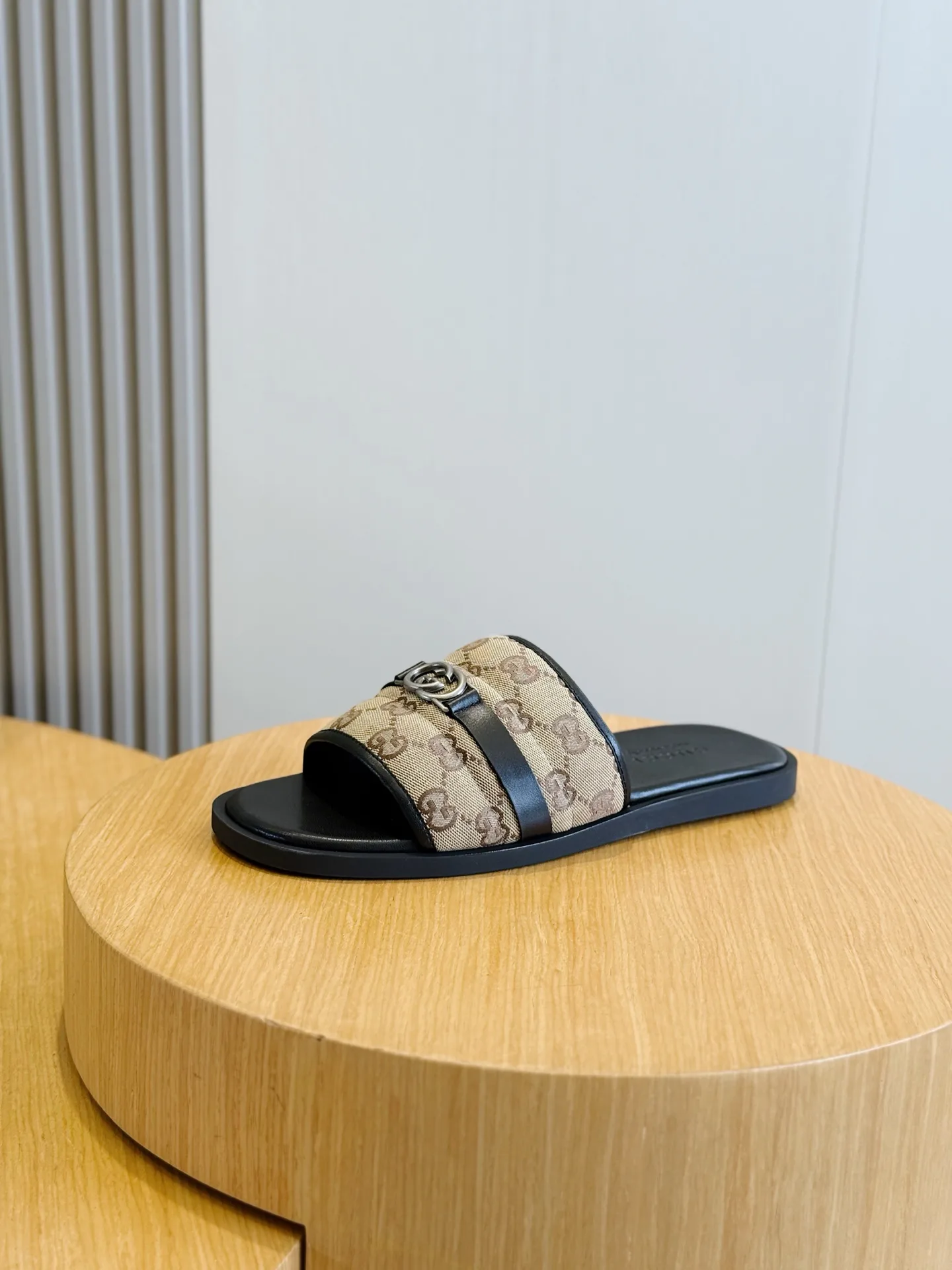 Шлепанцы Мужские Gucci 17349637