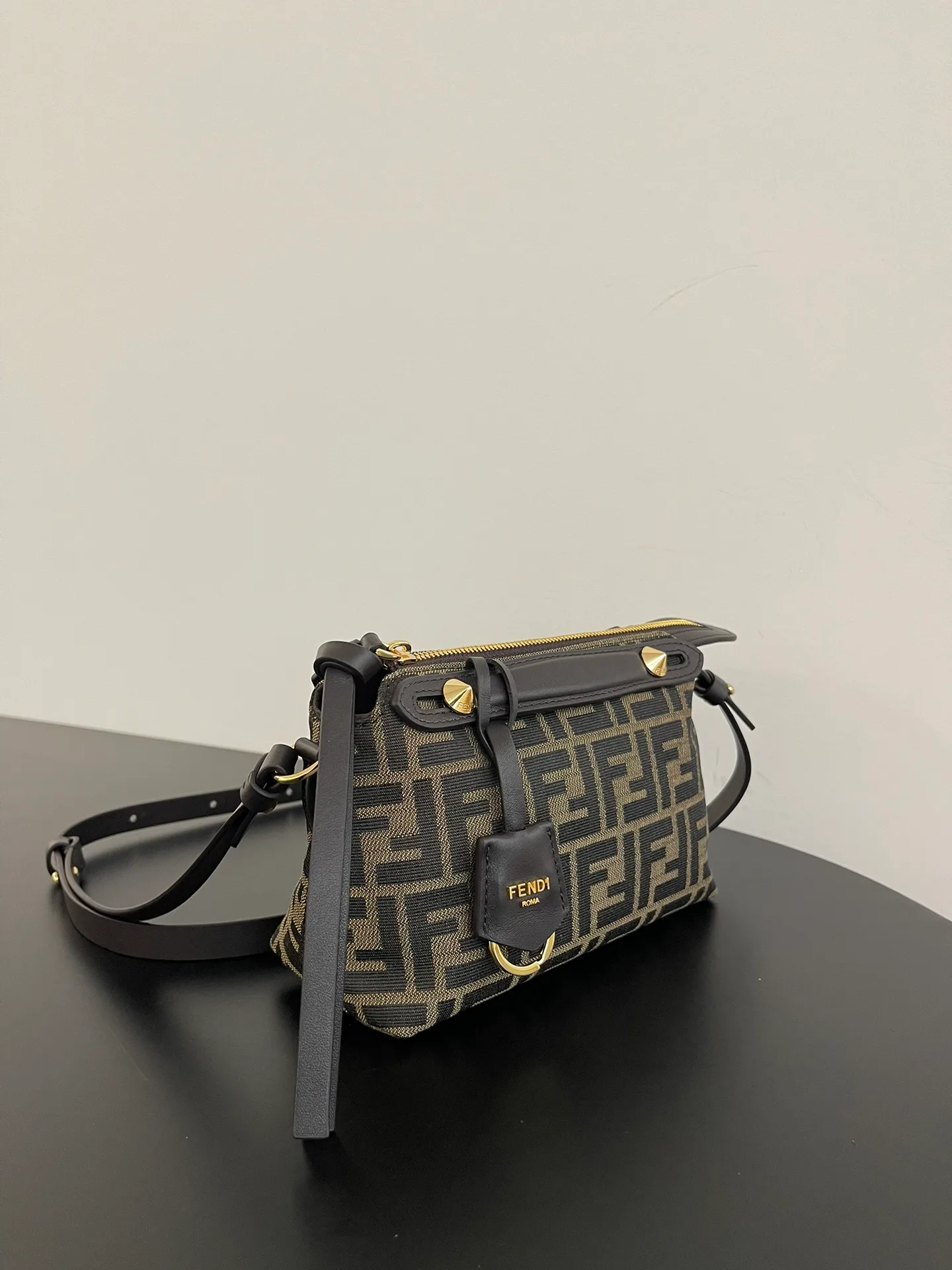 Сумки На Ремне Женские Fendi 1253900