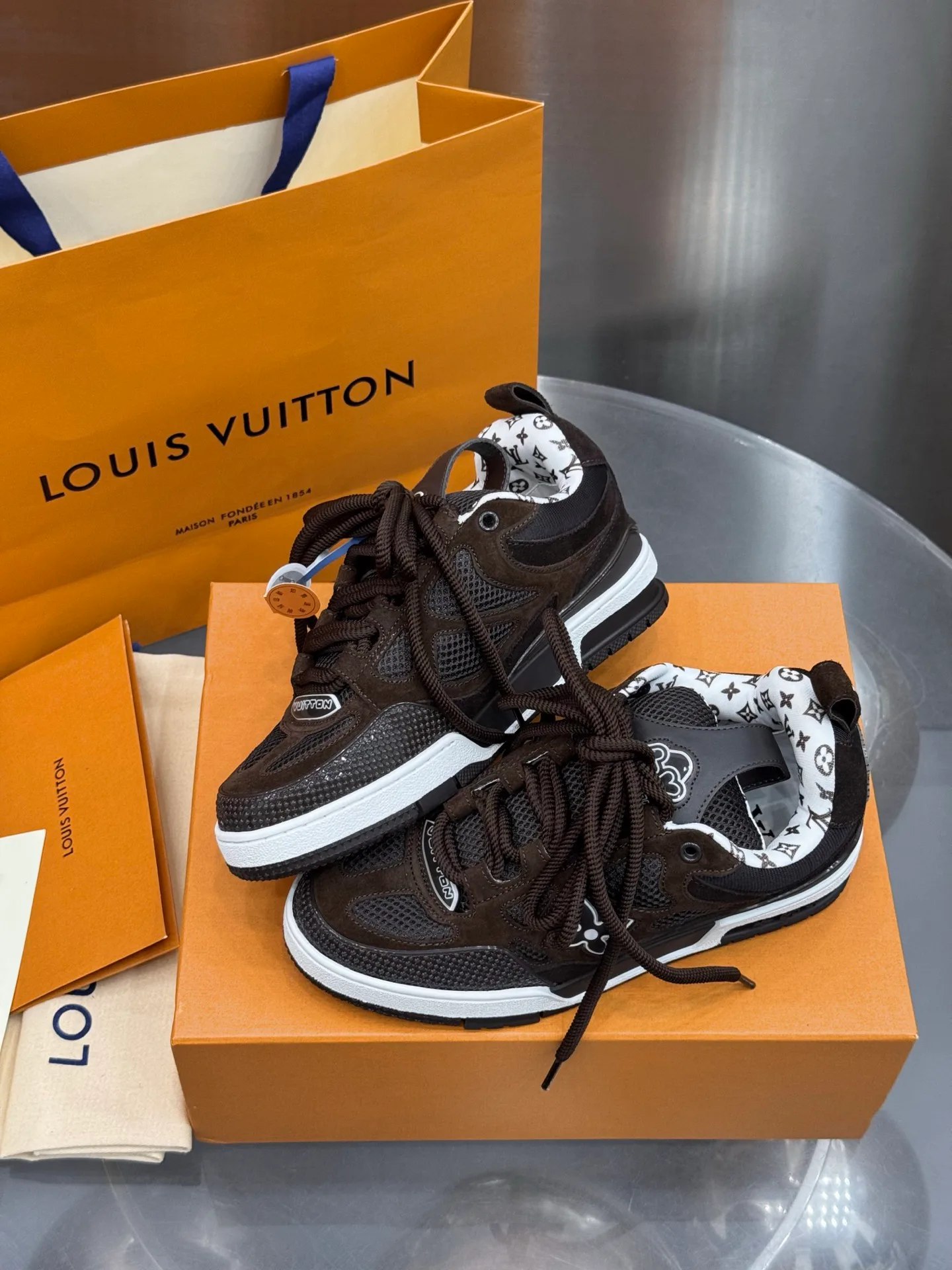 Кроссовки Мужские Louis Vuitton 19073409