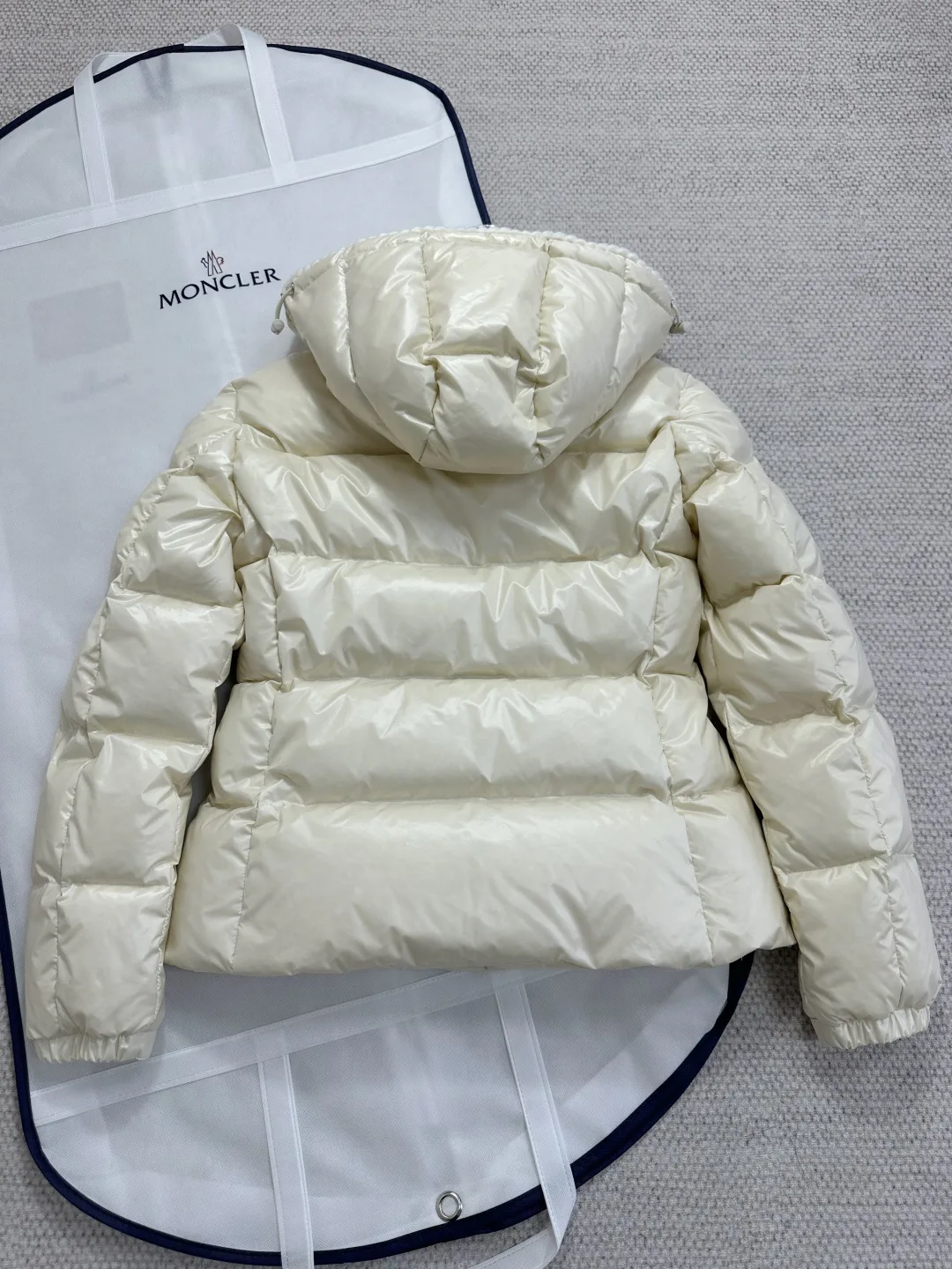 Куртки И Пуховики Женские Moncler 4627599