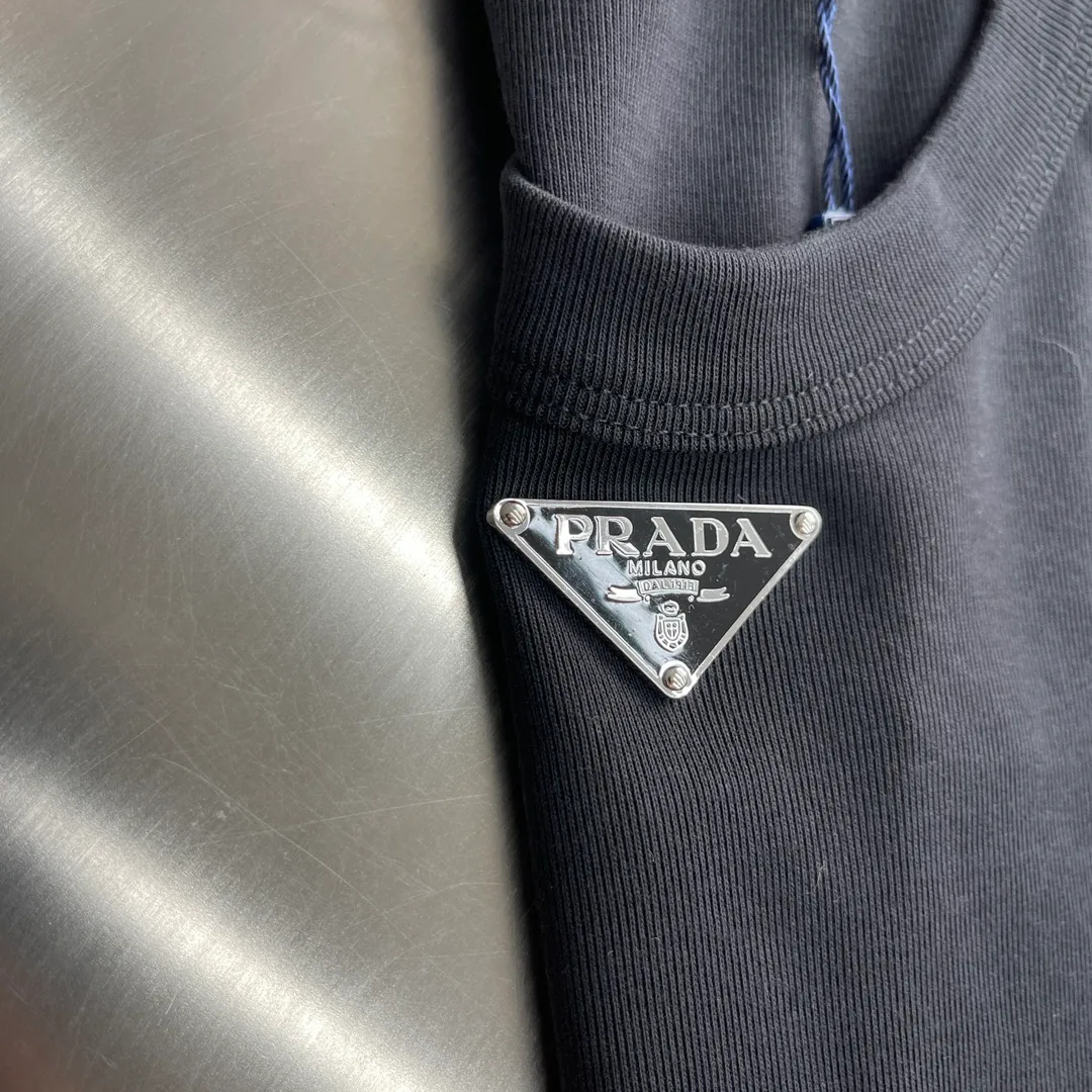 Футболки Женские Prada 18191253