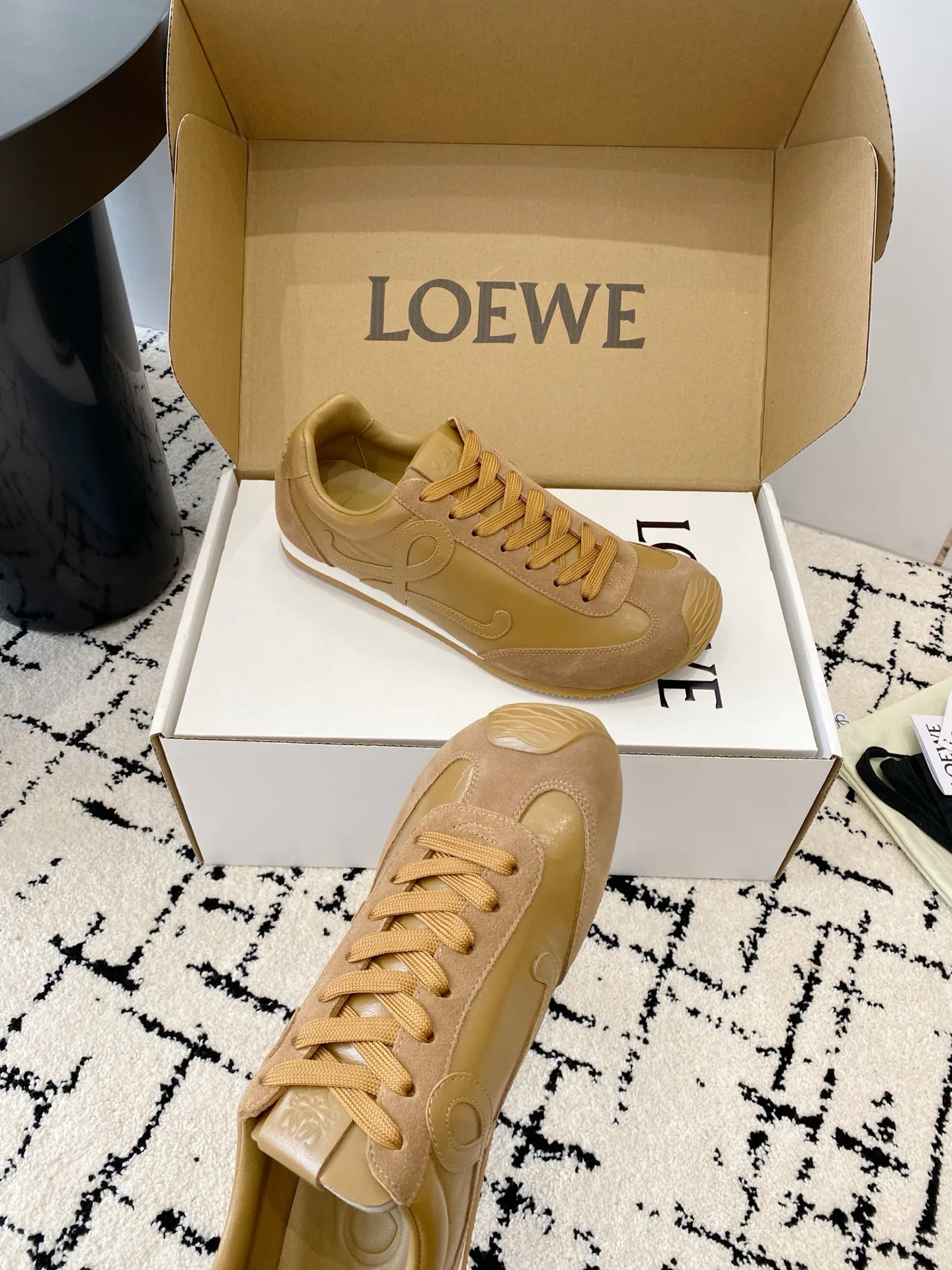 Кроссовки Женские Loewe 18268852