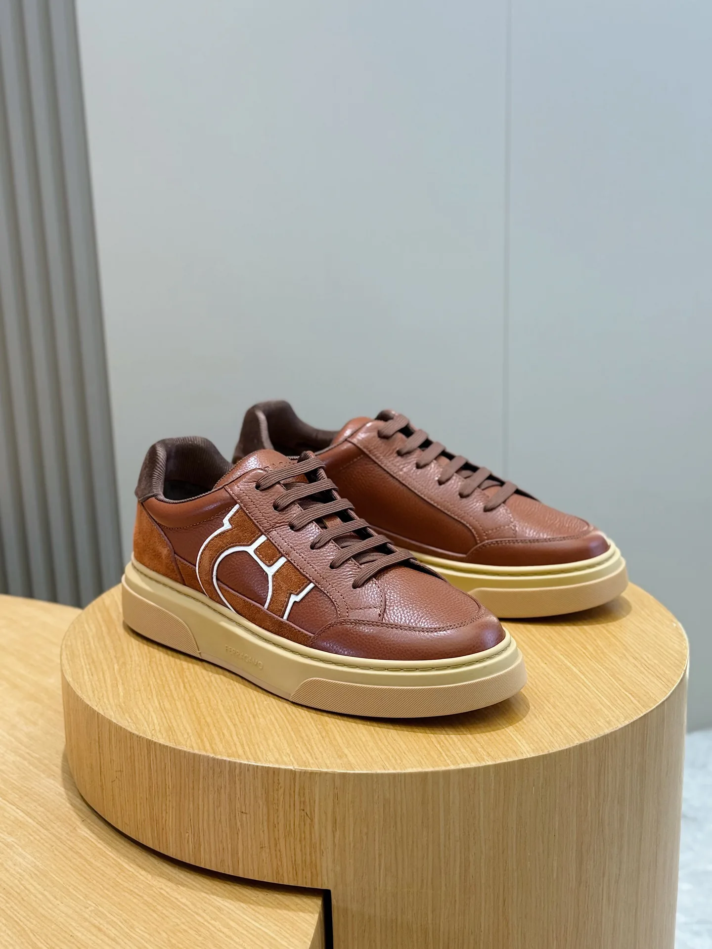 Кроссовки Мужские Salvatore Ferragamo 11704925