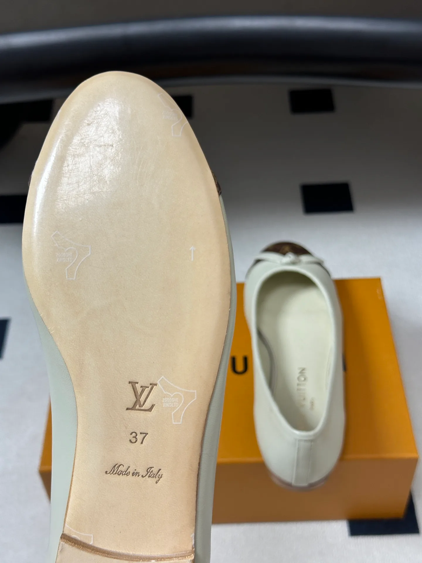 Балетки Женские Louis Vuitton 18049404