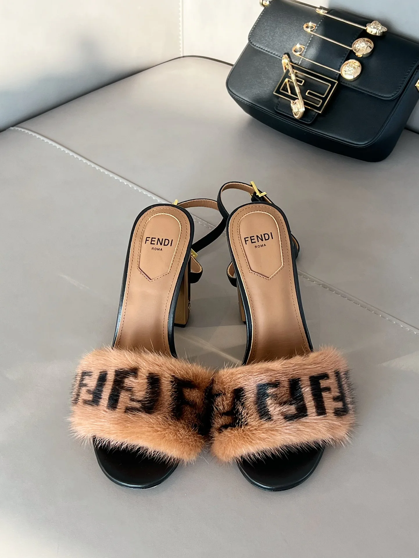 Босоножки Женские Fendi