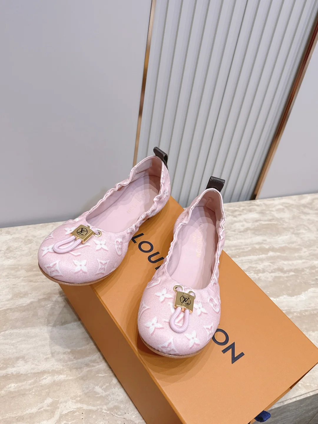 Балетки Женские Louis Vuitton 17178358