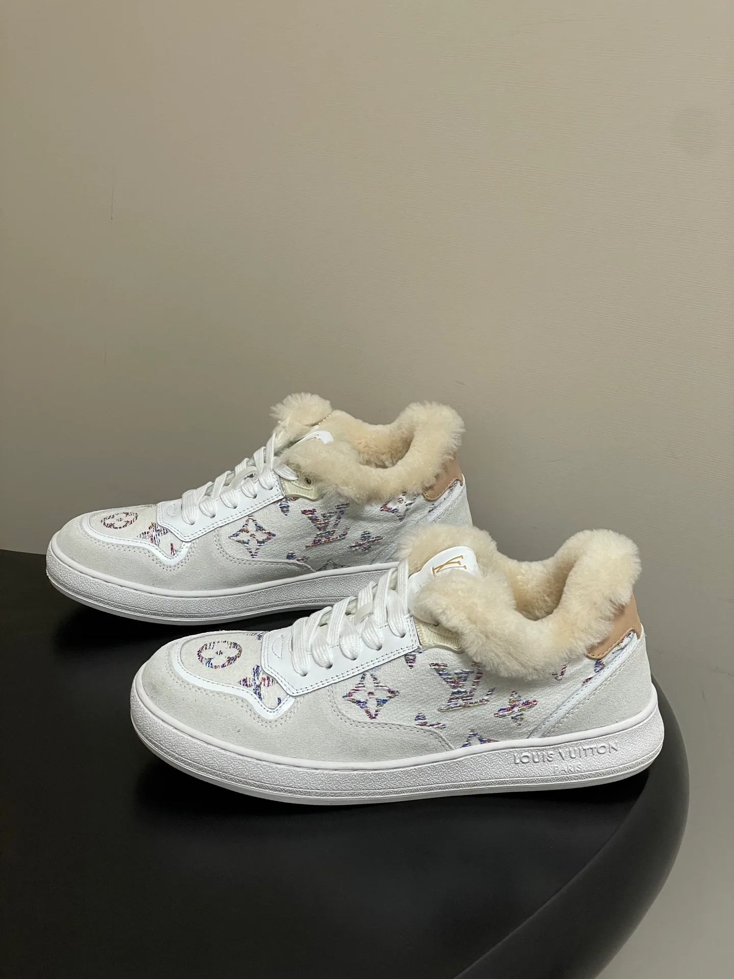 Кроссовки Женские Louis Vuitton 1706465