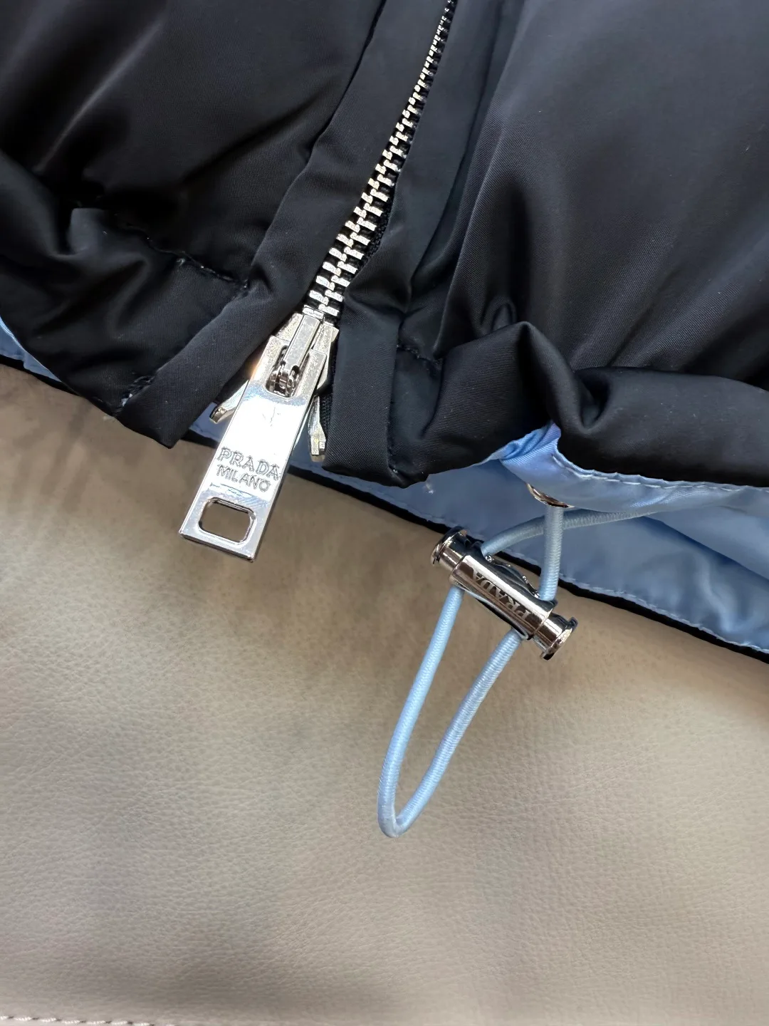 Куртки И Пуховики Женские Prada 18983602