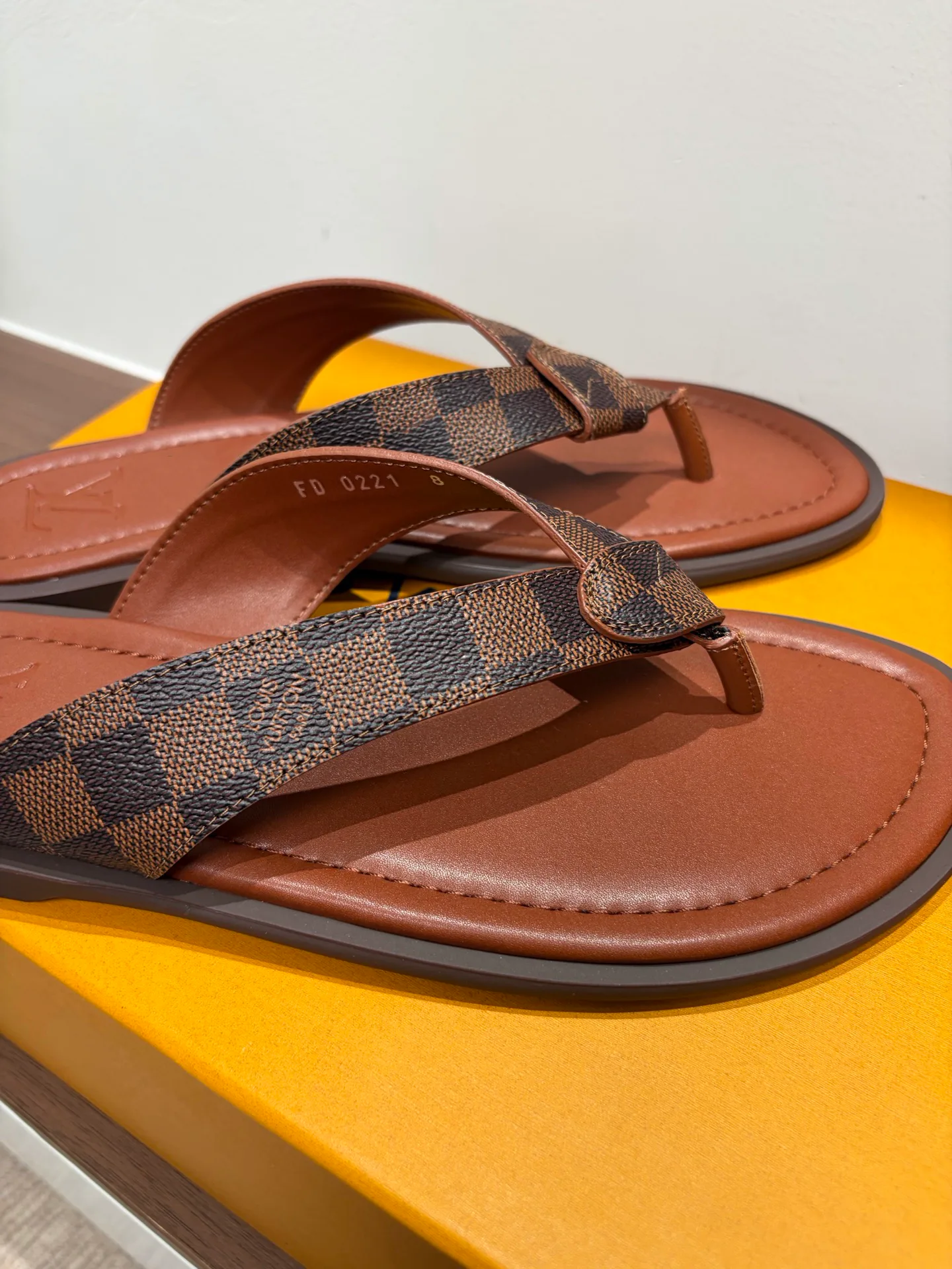Шлепанцы Мужские Louis Vuitton 13428265