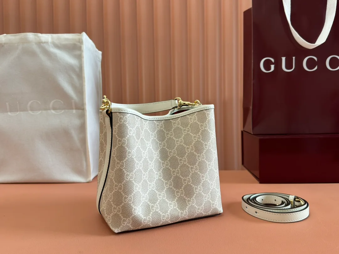 Классические Сумки Женские Gucci 11565795