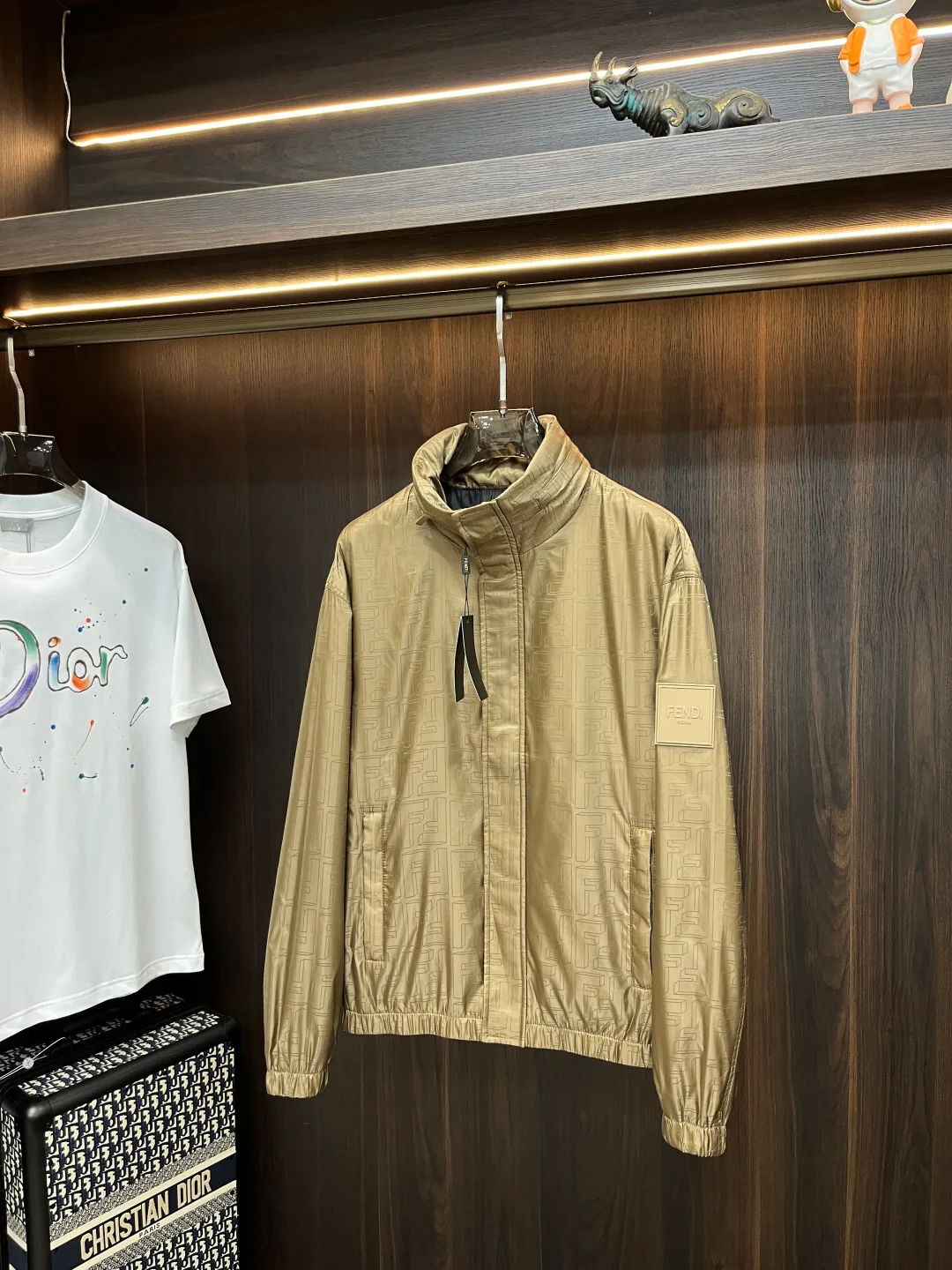 Куртки И Пуховики Женские Fendi 18416721