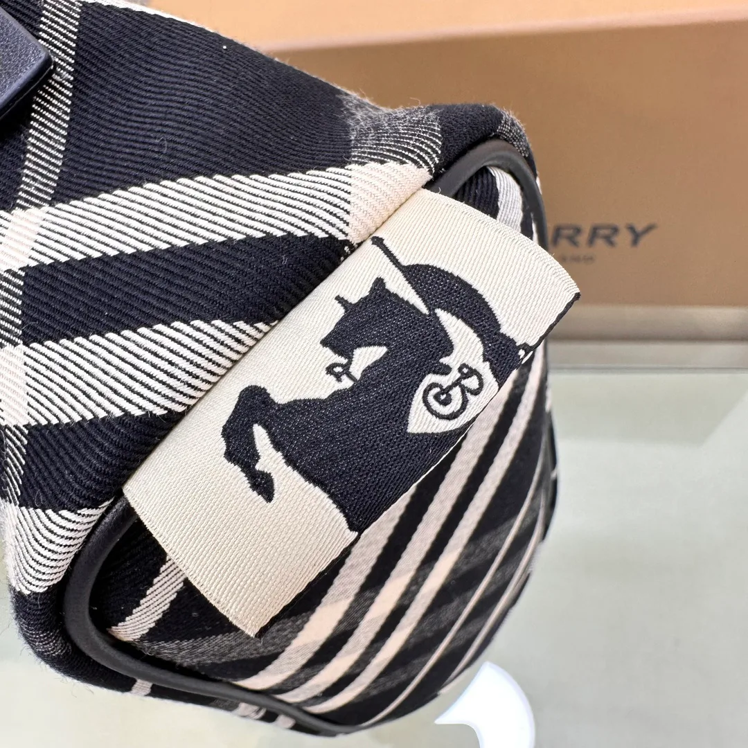 Клатчи Женские Burberry 11017421