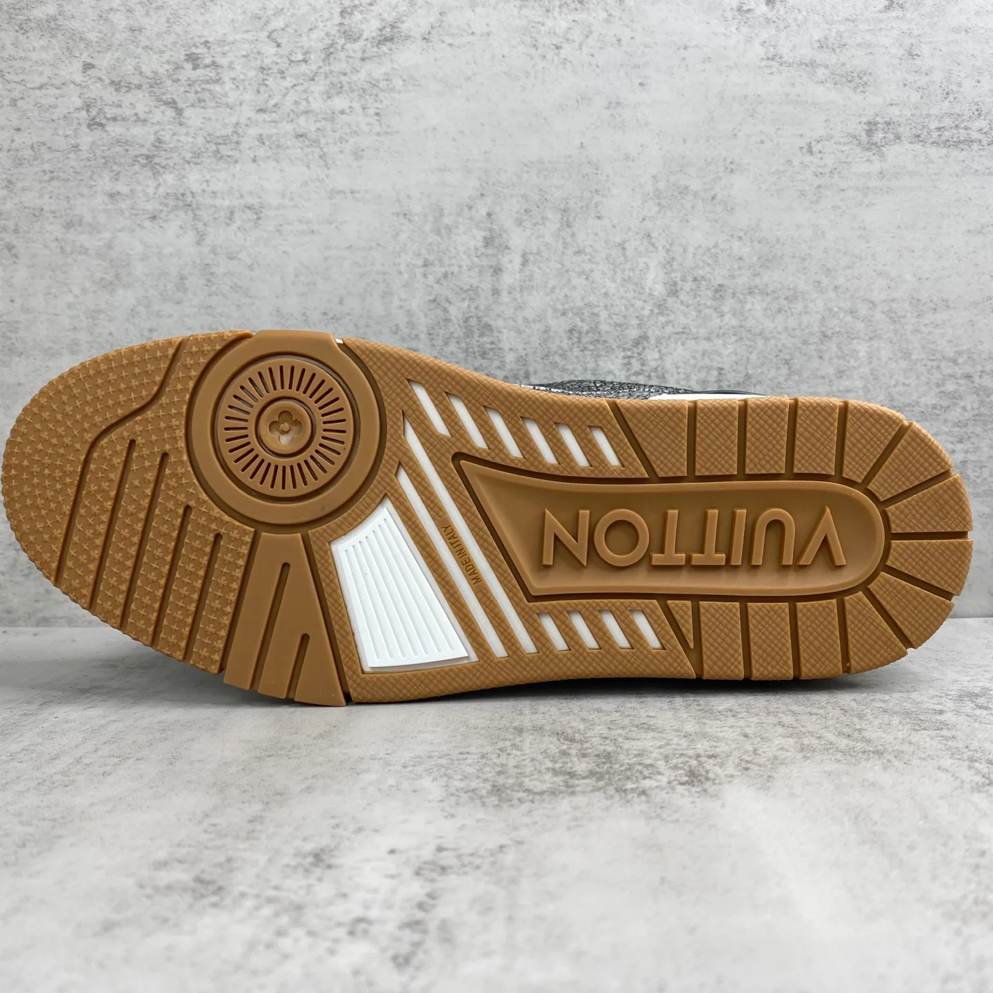 Кроссовки Женские Louis Vuitton 275319