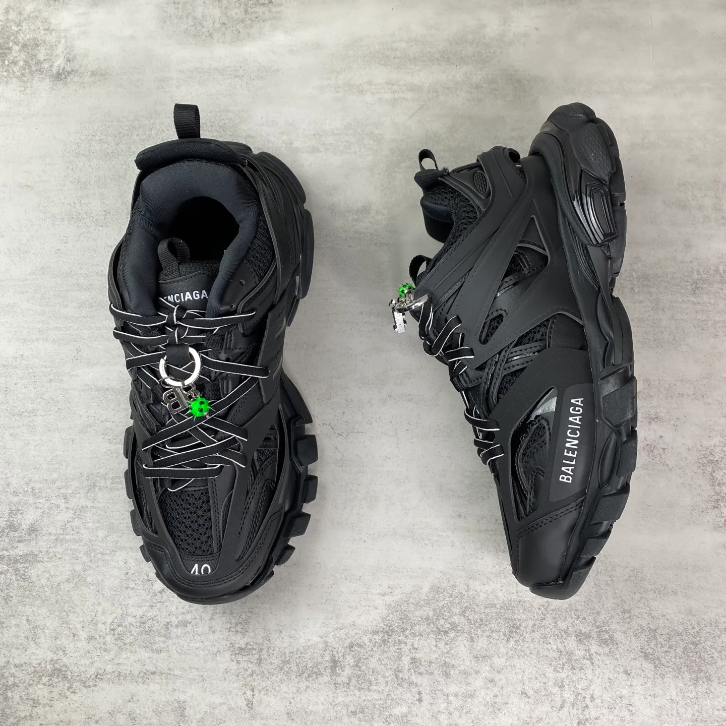 Кроссовки Женские Balenciaga 18743878