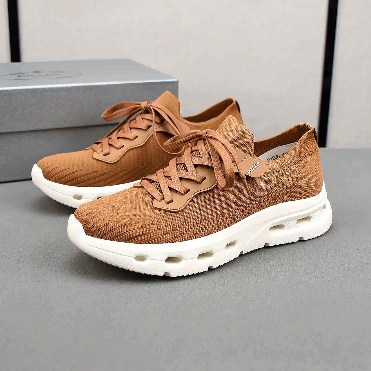 Кроссовки Мужские Prada 10736407