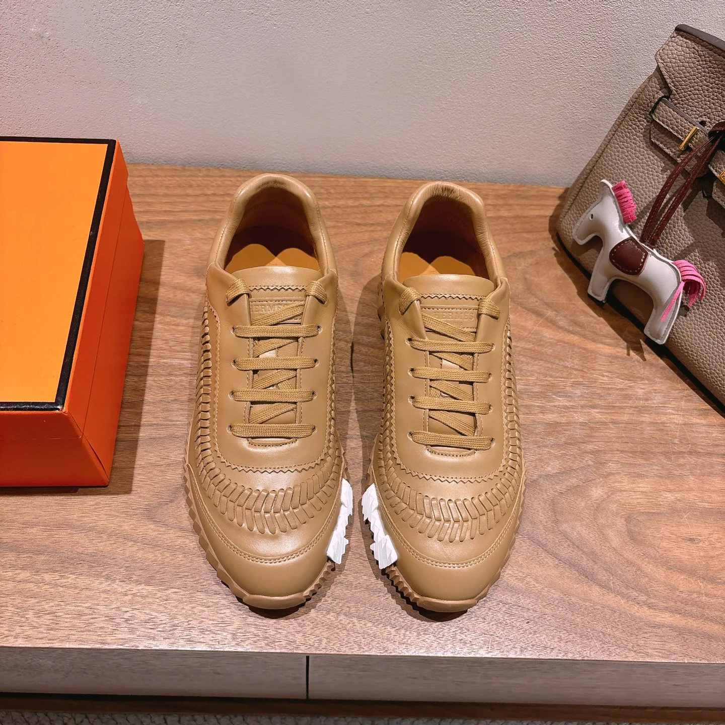 Кроссовки Женские Hermes 10031877