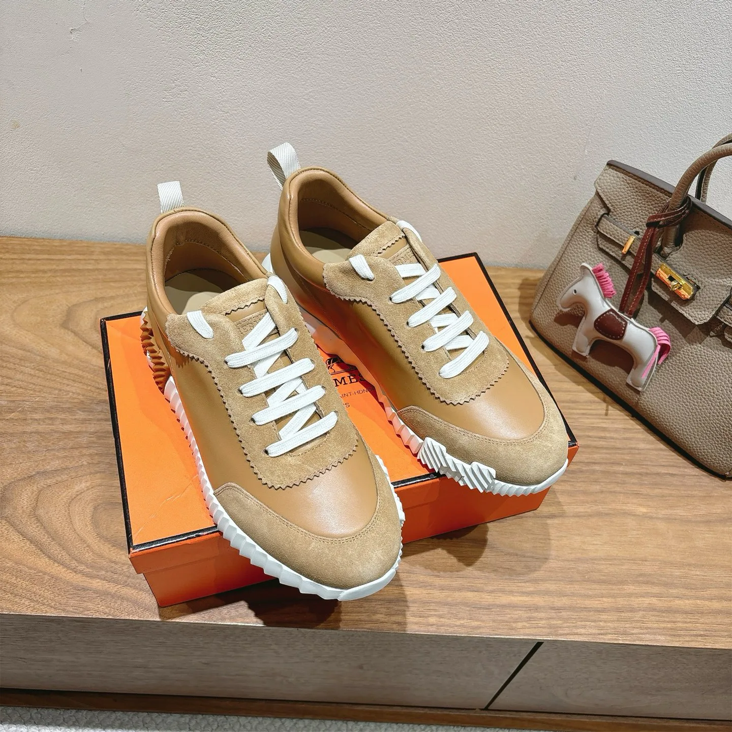 Кроссовки Женские Hermes 18729679