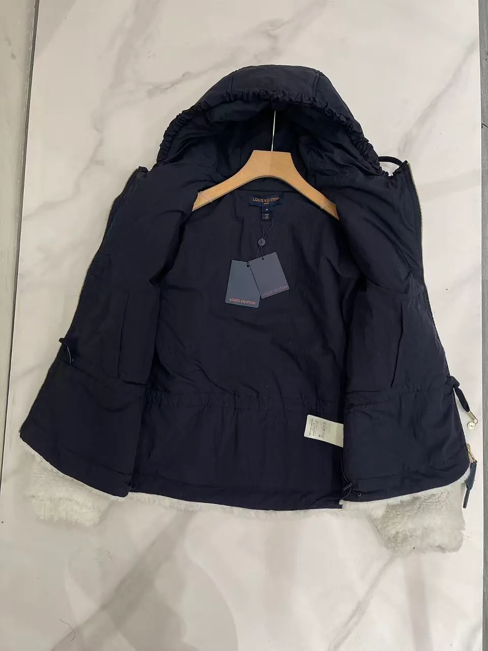 Куртки И Пуховики Женские Louis Vuitton 6637805