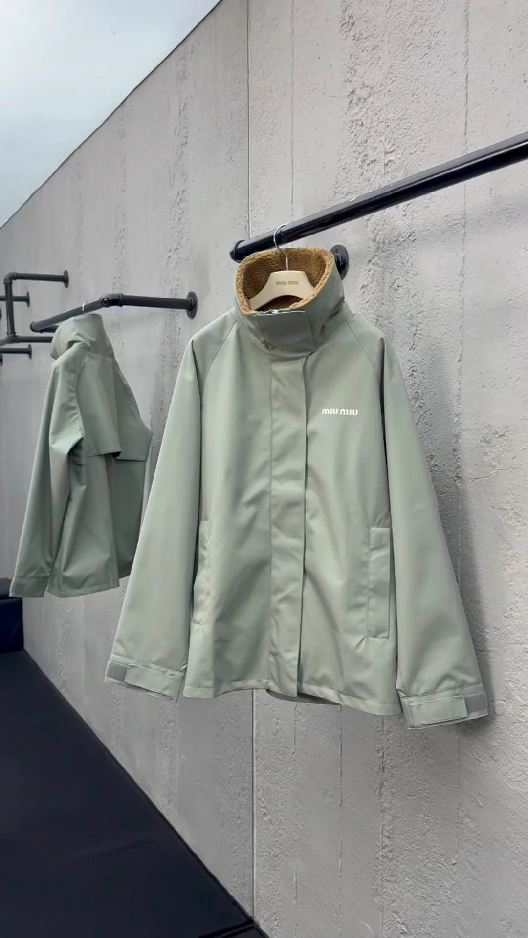 Куртки И Пуховики Женские Miu Miu 5982