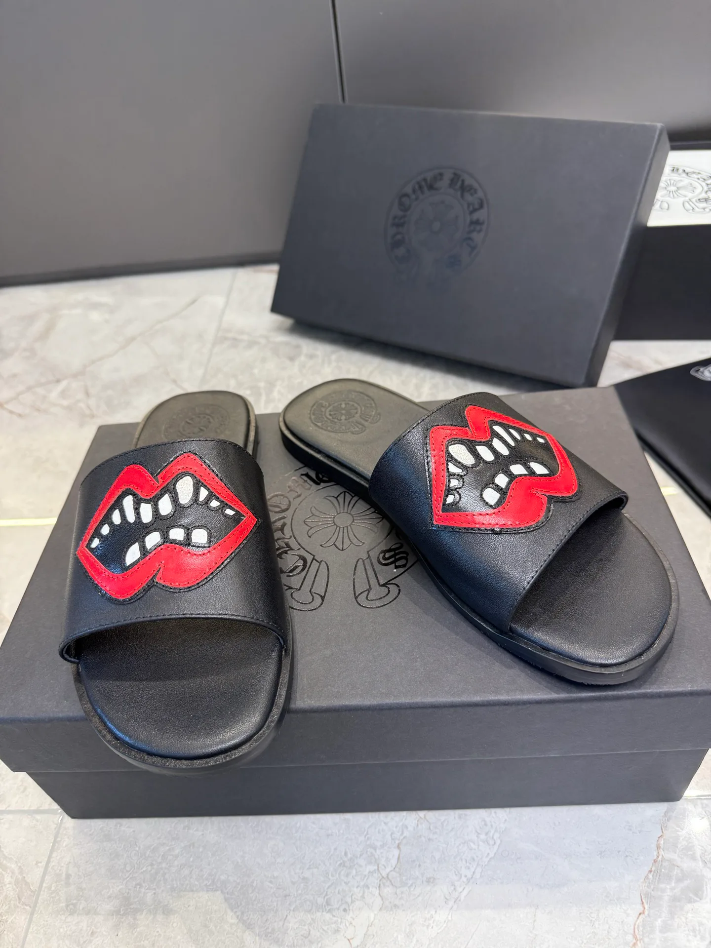 Шлепанцы Женские Chrome Hearts 1225361