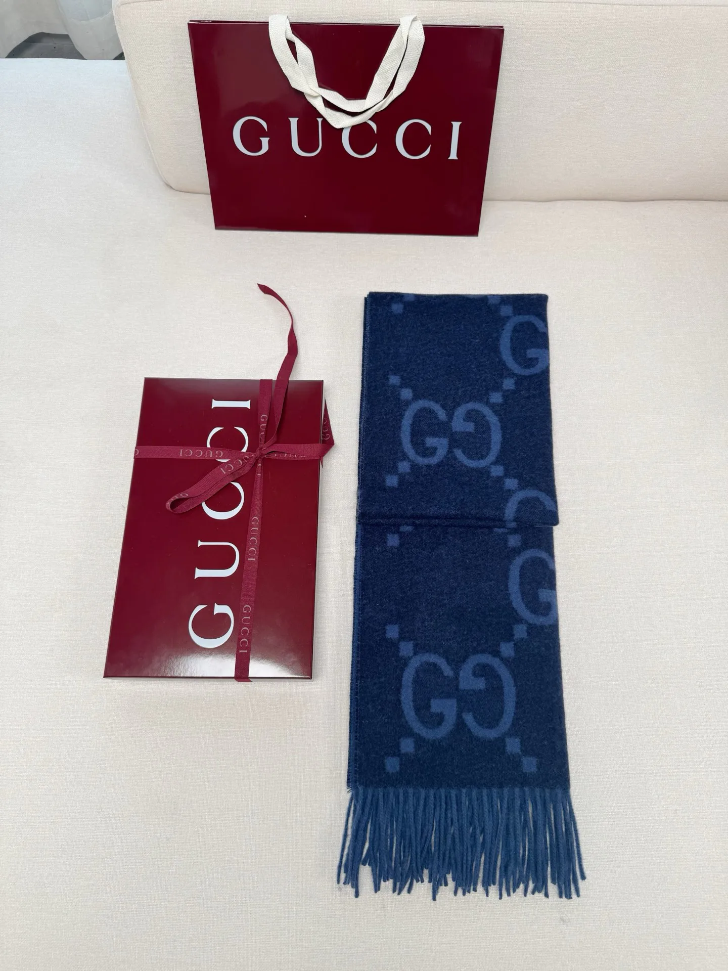 Шарфы Gucci 17945380