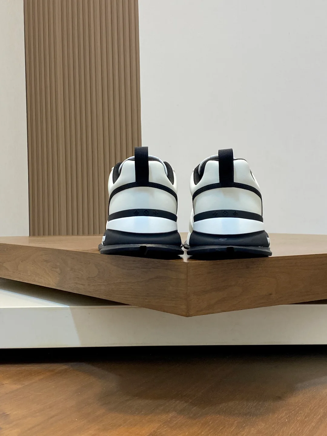 Кроссовки Мужские Louis Vuitton 11250173