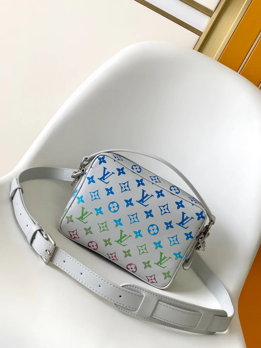 Классические Сумки Женские Louis Vuitton 11185393