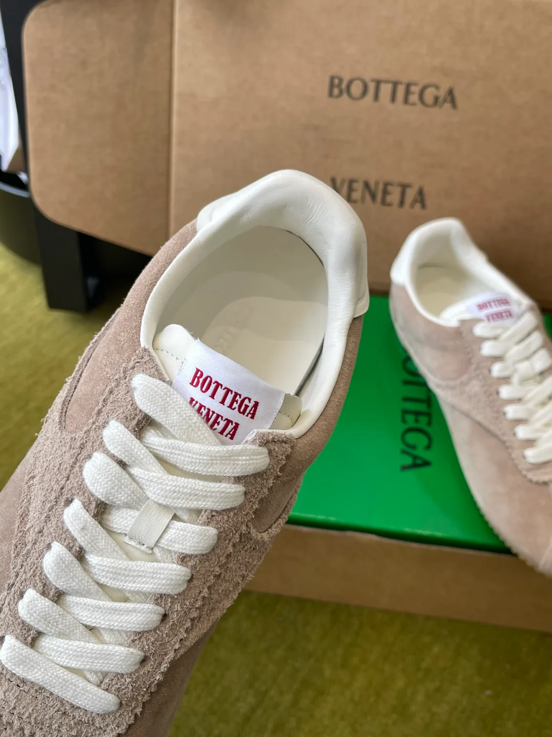 Кроссовки Женские Bottega Veneta 19578539