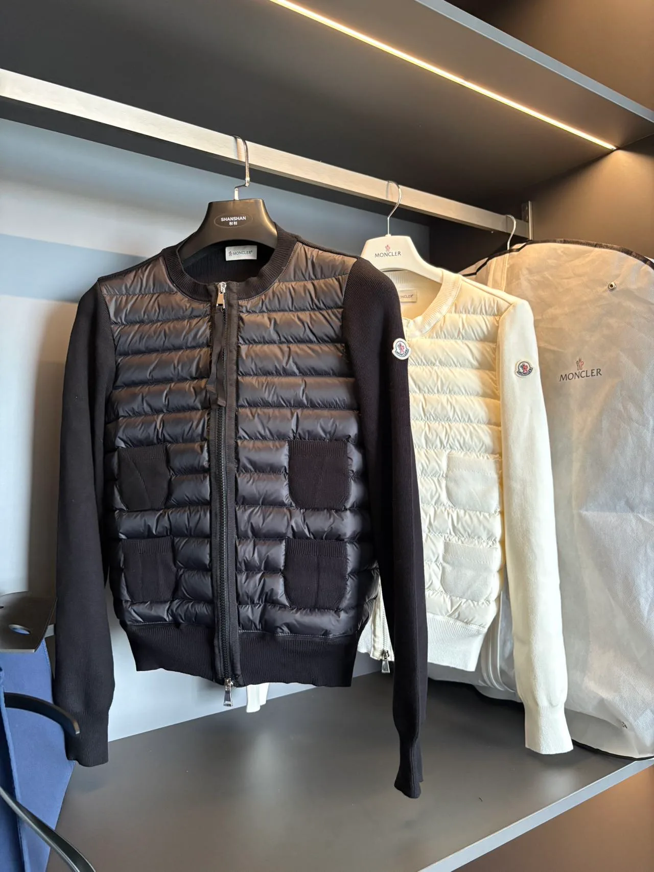 Куртки И Пуховики Женские Moncler 18110983