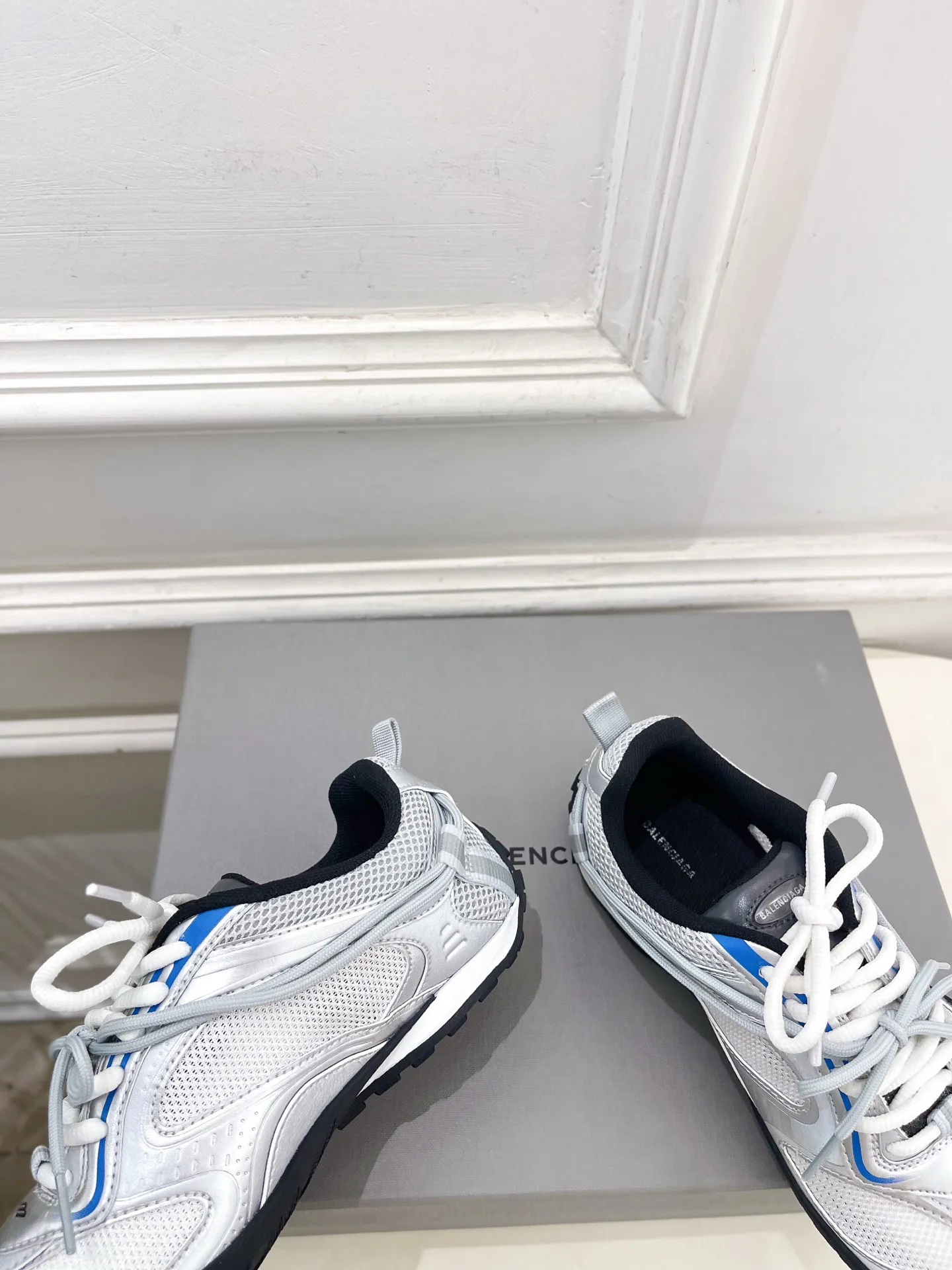 Кроссовки Женские Balenciaga 13340930