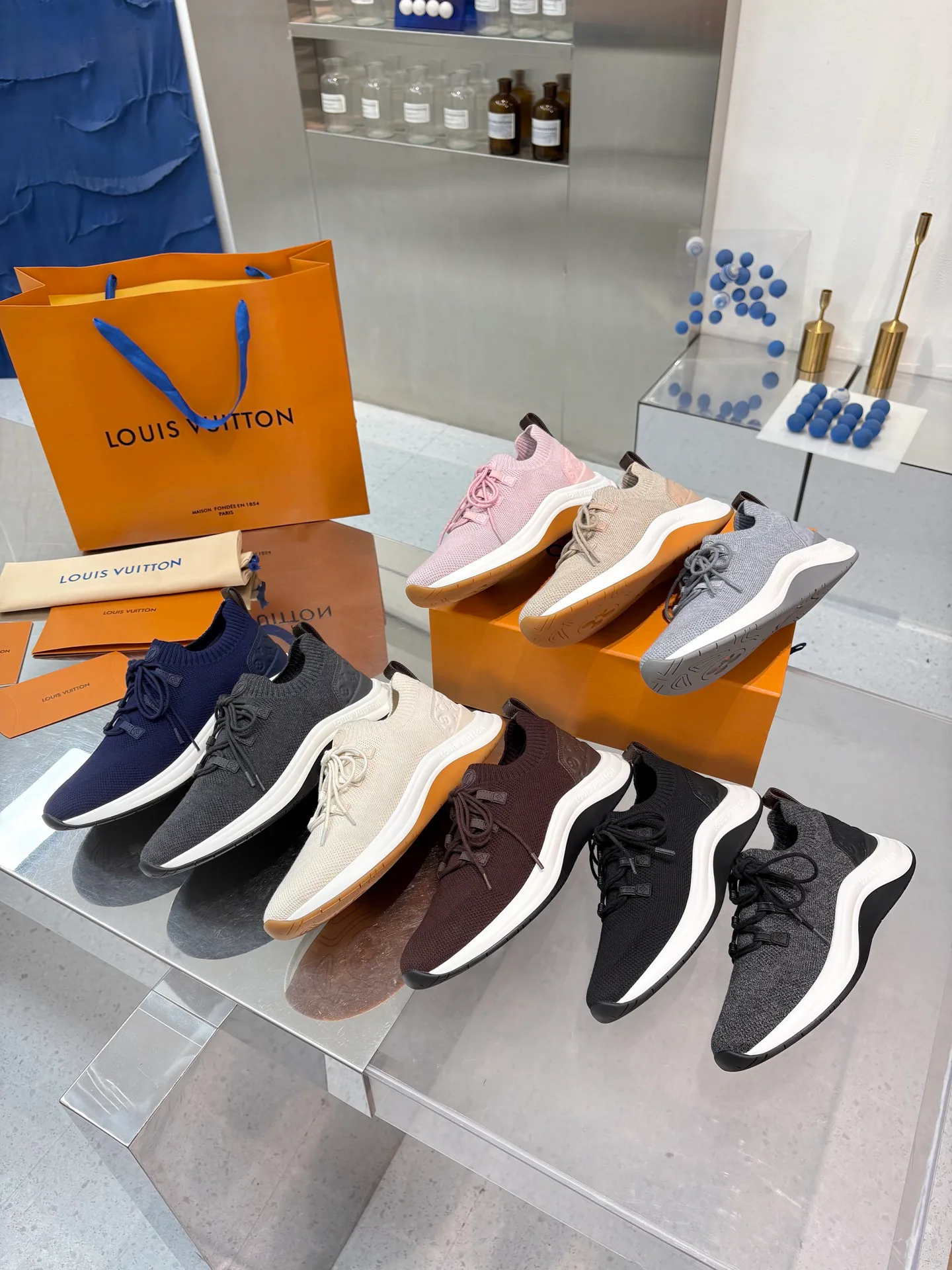 Кроссовки Женские Louis Vuitton 18055132