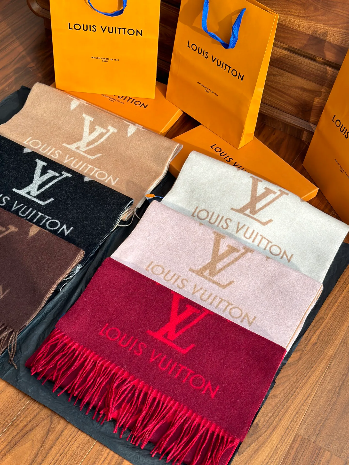 Шарфы Louis Vuitton 1855701