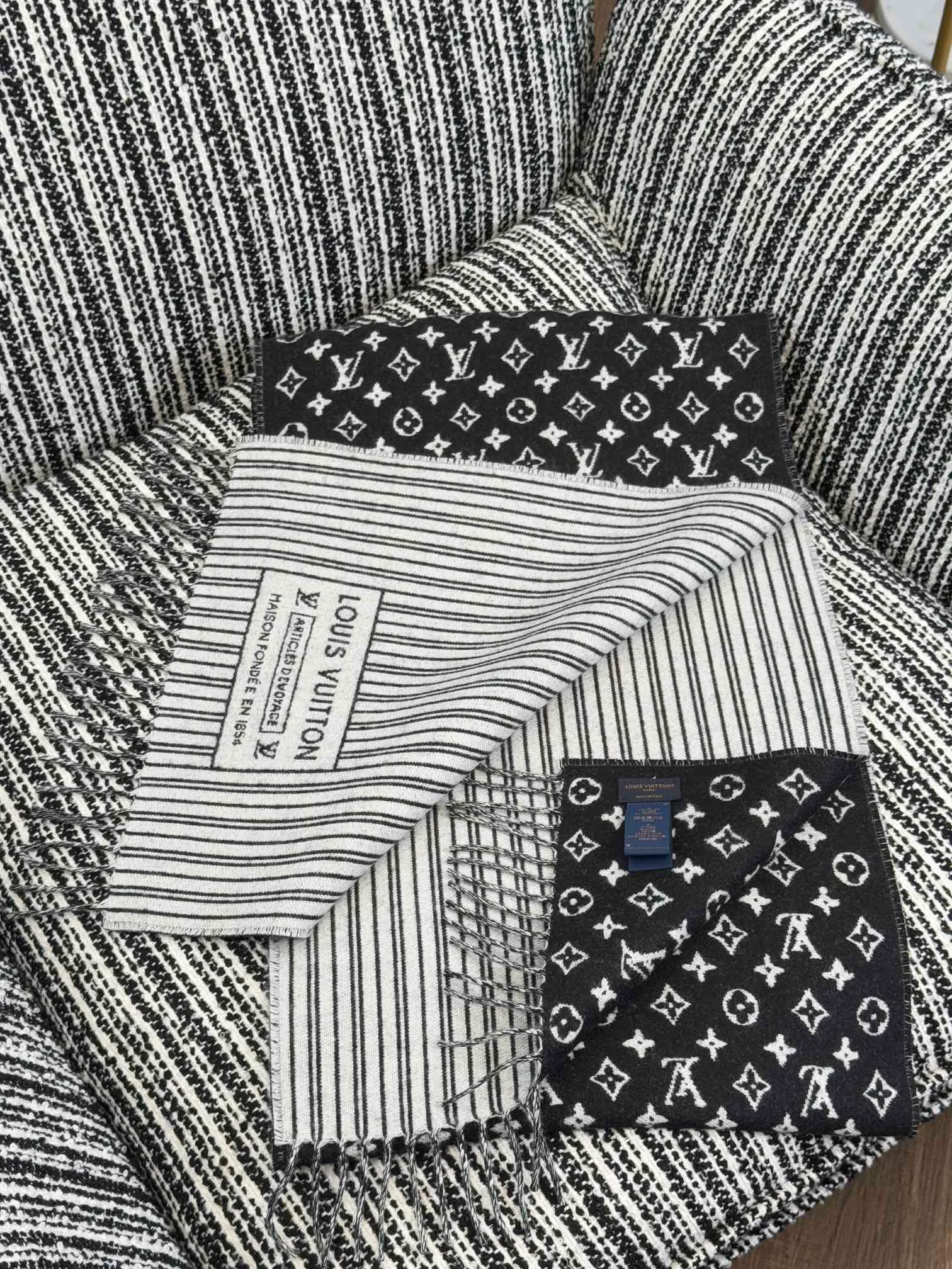 Шарфы Louis Vuitton 5049628