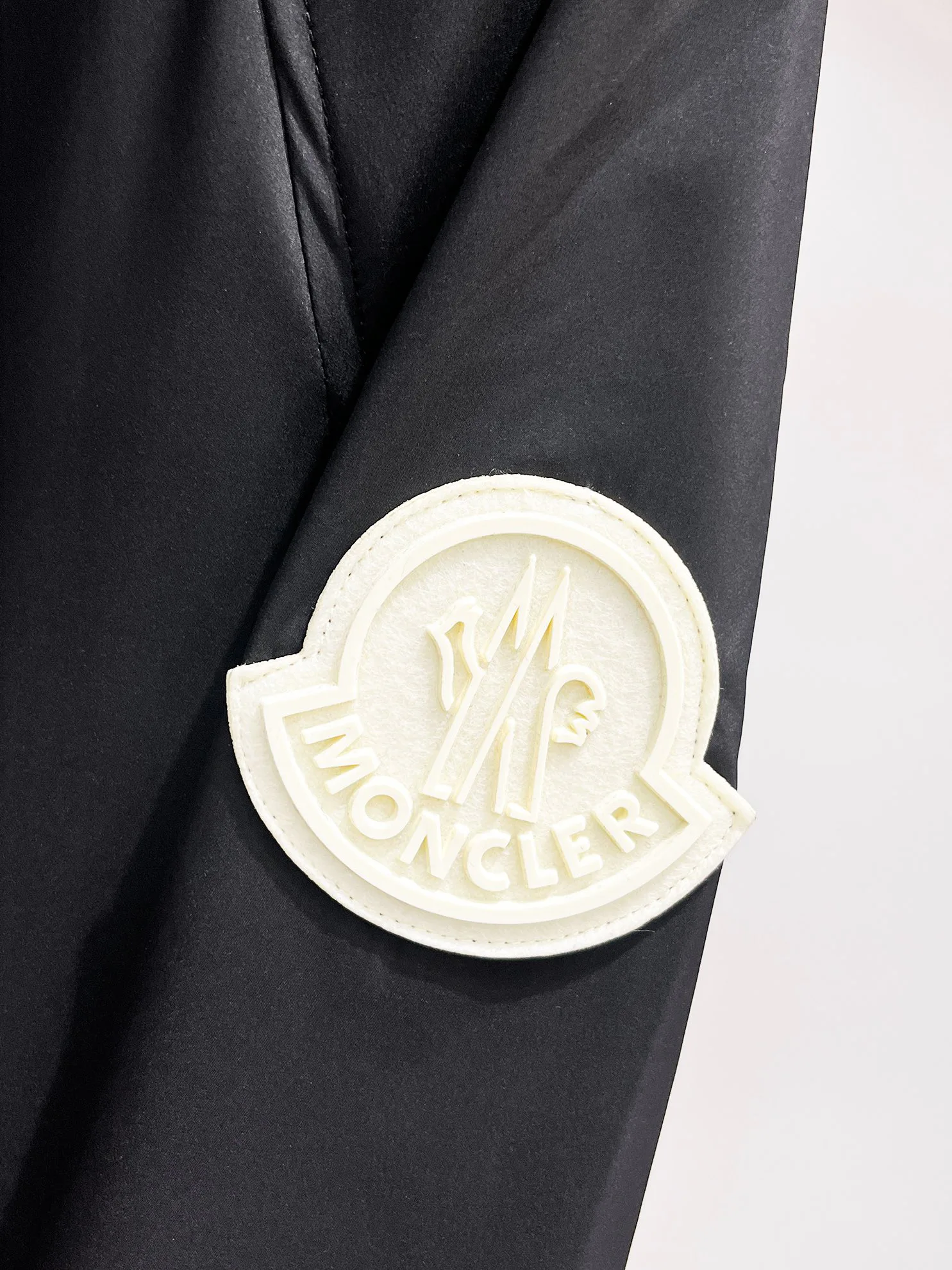 Куртки И Пуховики Мужские Moncler 18197234