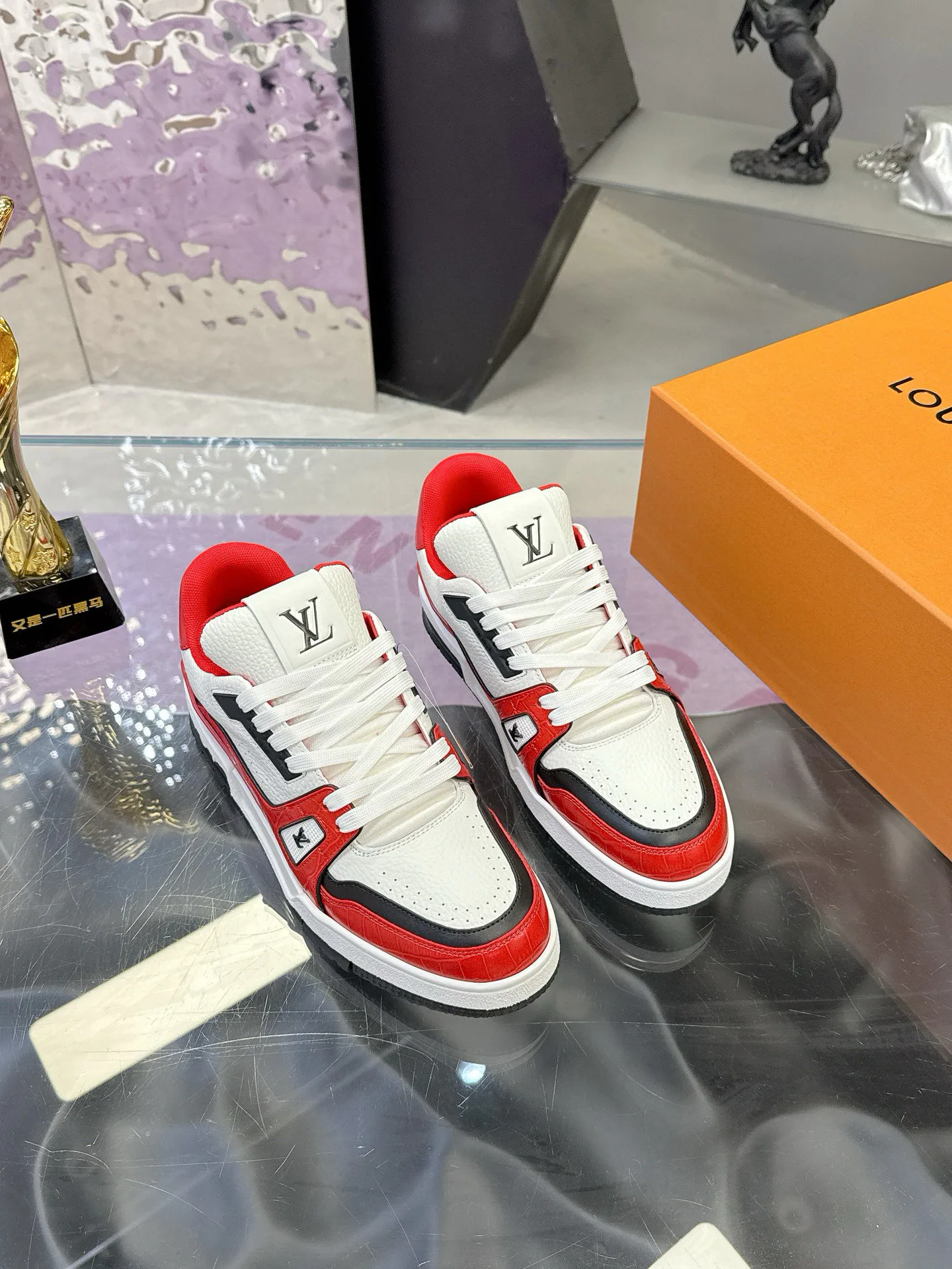 Кроссовки Женские Louis Vuitton 604326