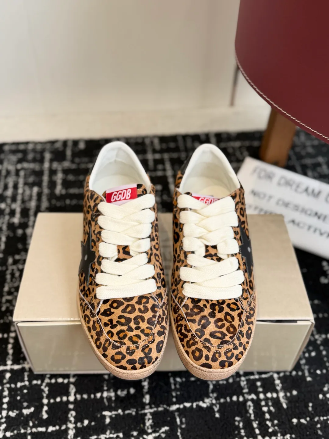 Кроссовки Женские Golden Goose 18305939