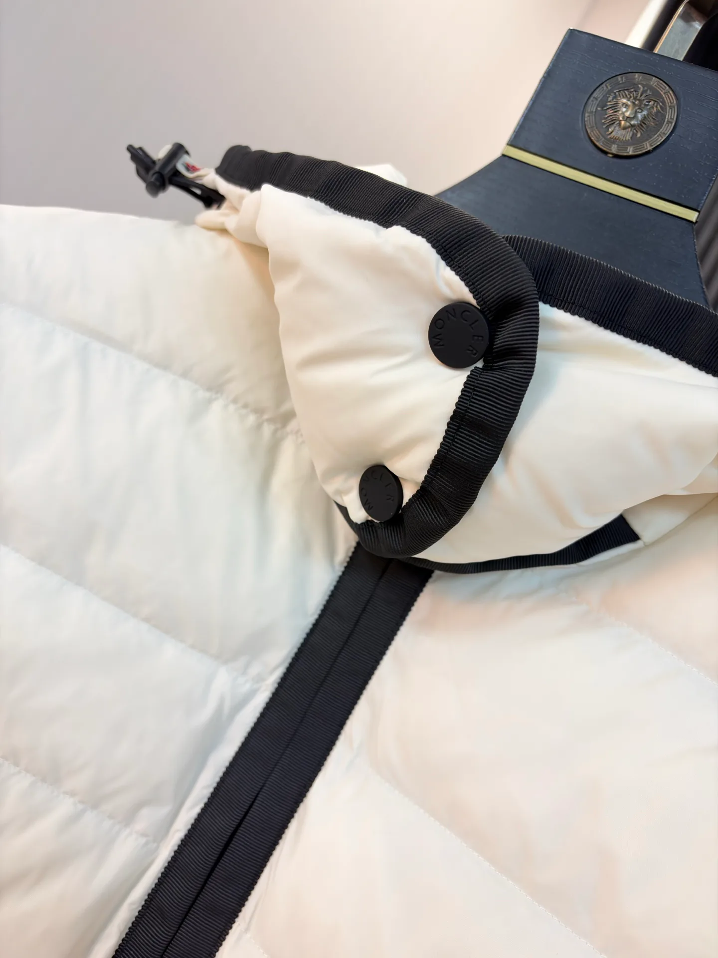 Куртки И Пуховики Женские Moncler 18773209