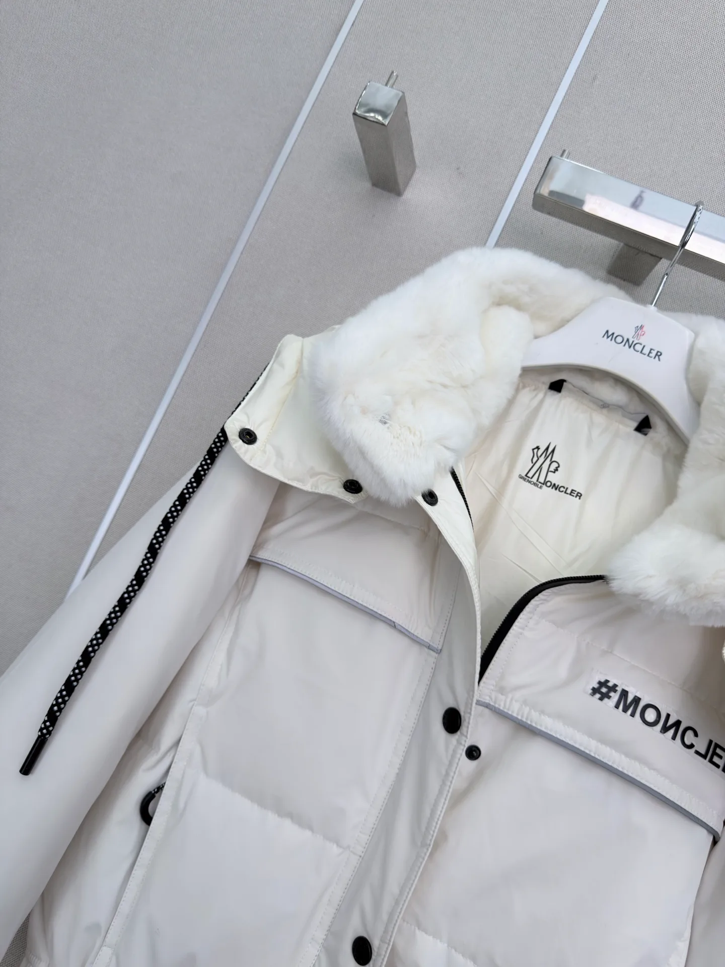 Куртки И Пуховики Женские Moncler 19589661