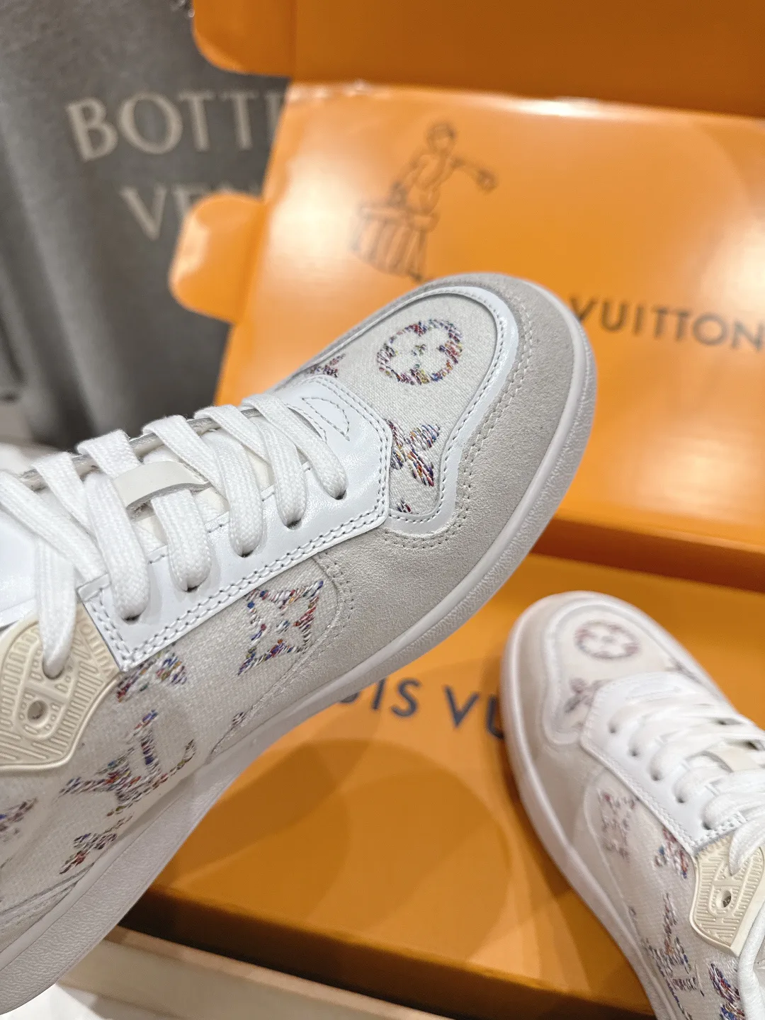 Кроссовки Женские Louis Vuitton 1056442